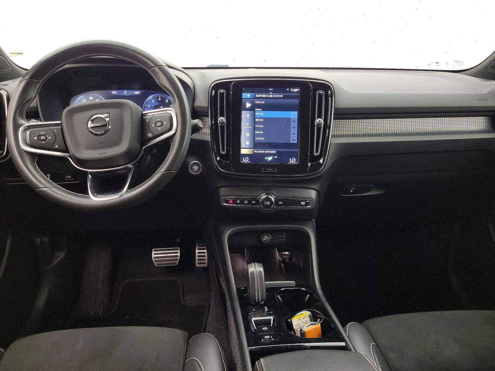 Thumbnail: 2021 Volvo XC40 - 9