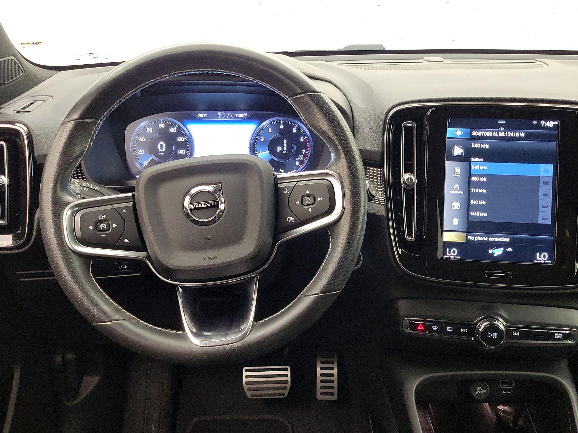 Thumbnail: 2021 Volvo XC40 - 10