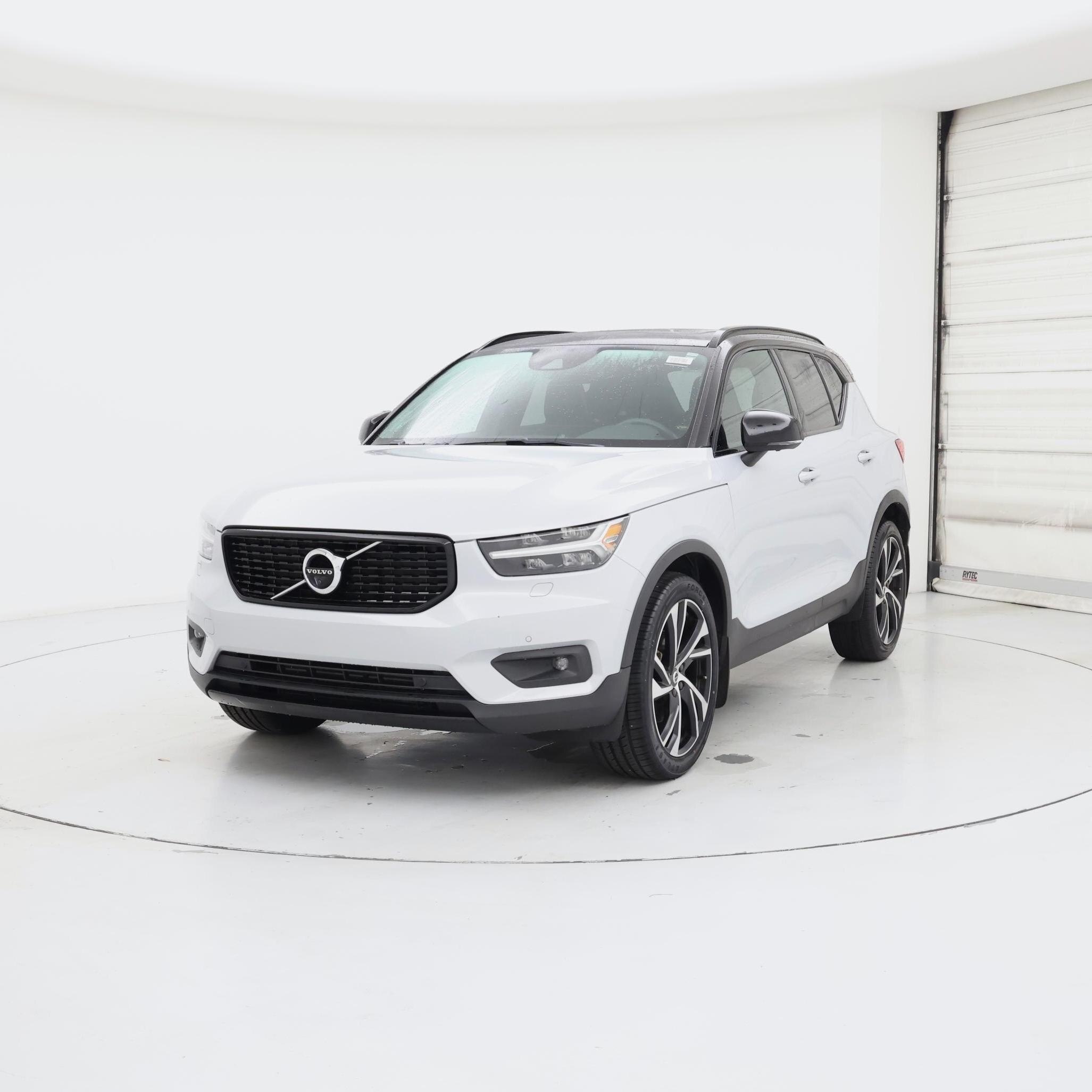 Thumbnail: 2021 Volvo XC40 - 4