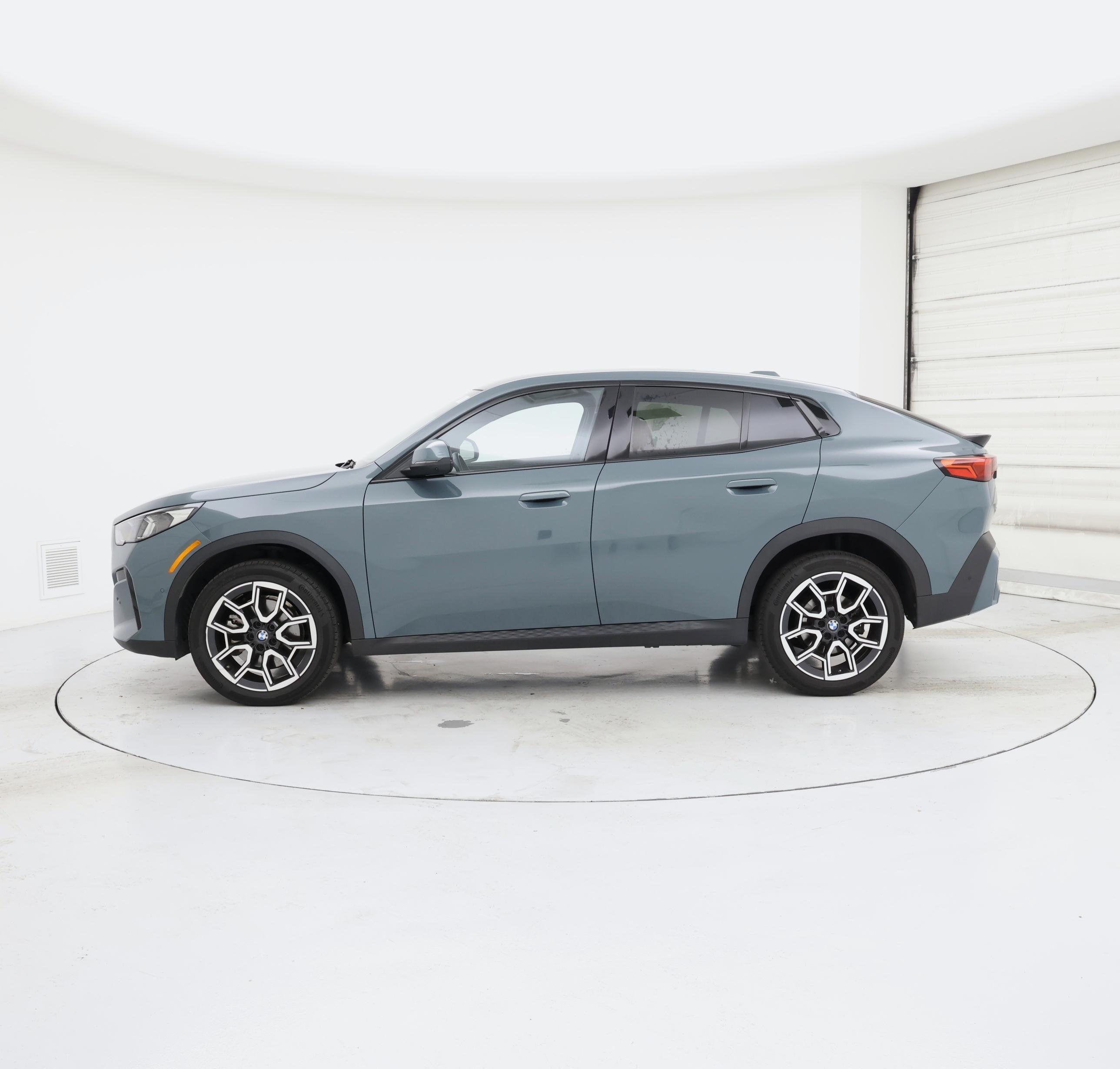 Thumbnail: 2025 BMW X2 - 3