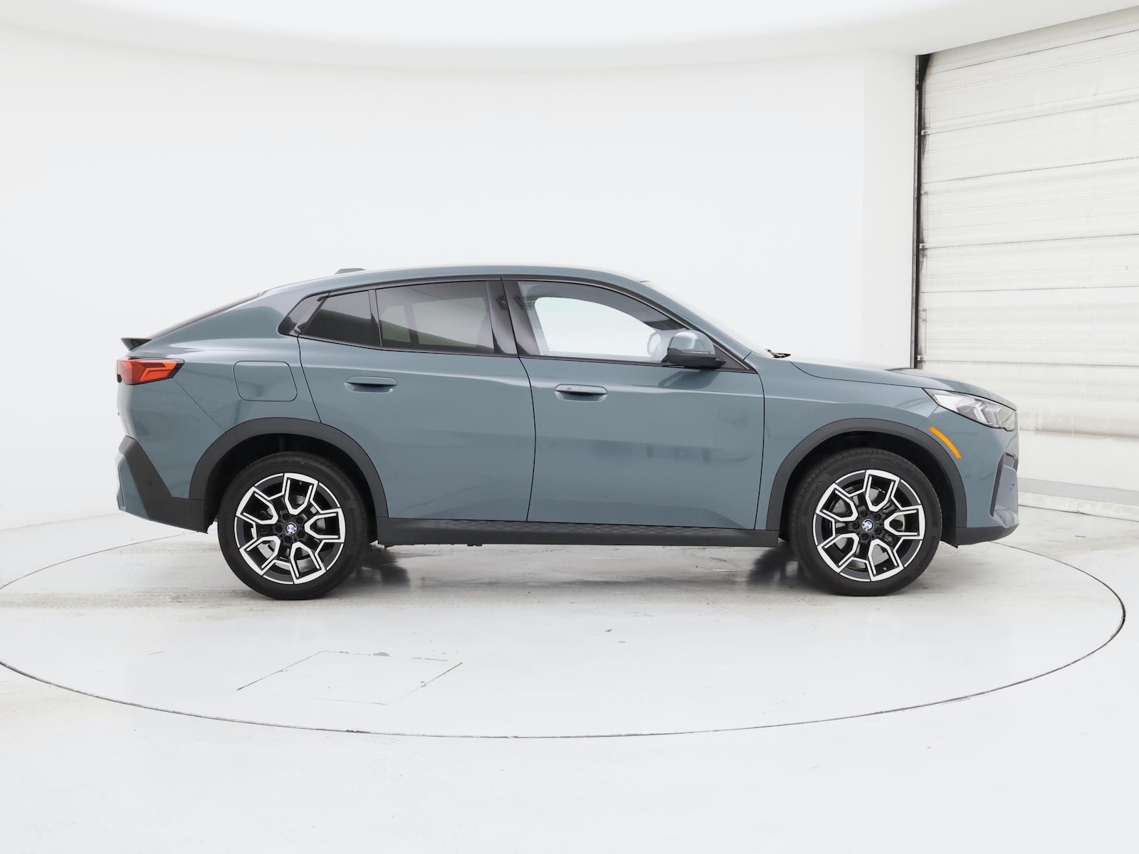 2025 BMW X2 28i - Photo 8