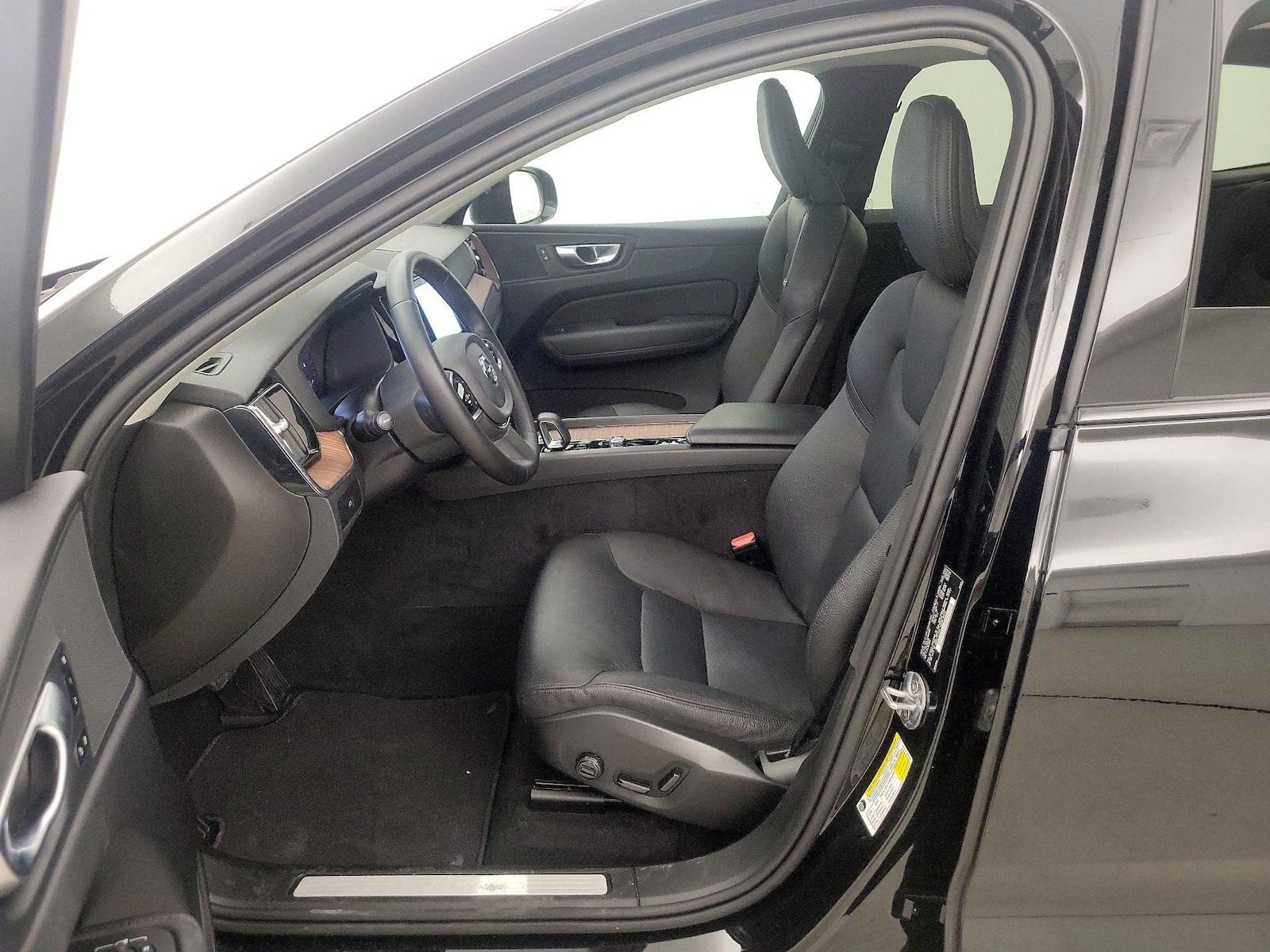 2024 Volvo XC60 Plus - Photo 12