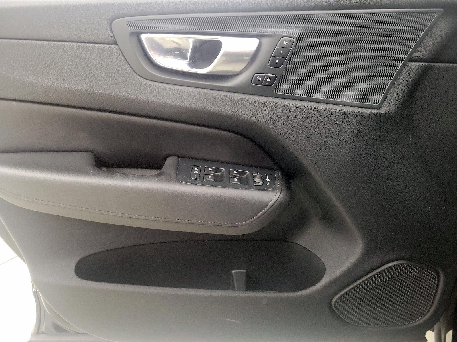 2024 Volvo XC60 Plus - Photo 13
