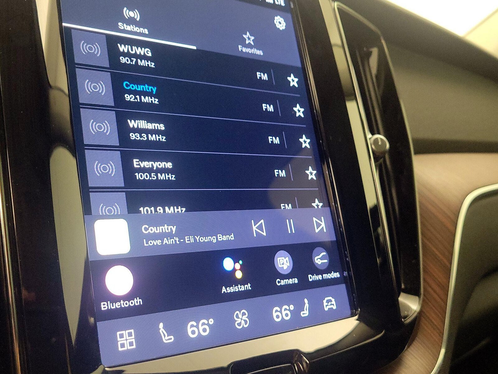 2024 Volvo XC60 Plus - Photo 17