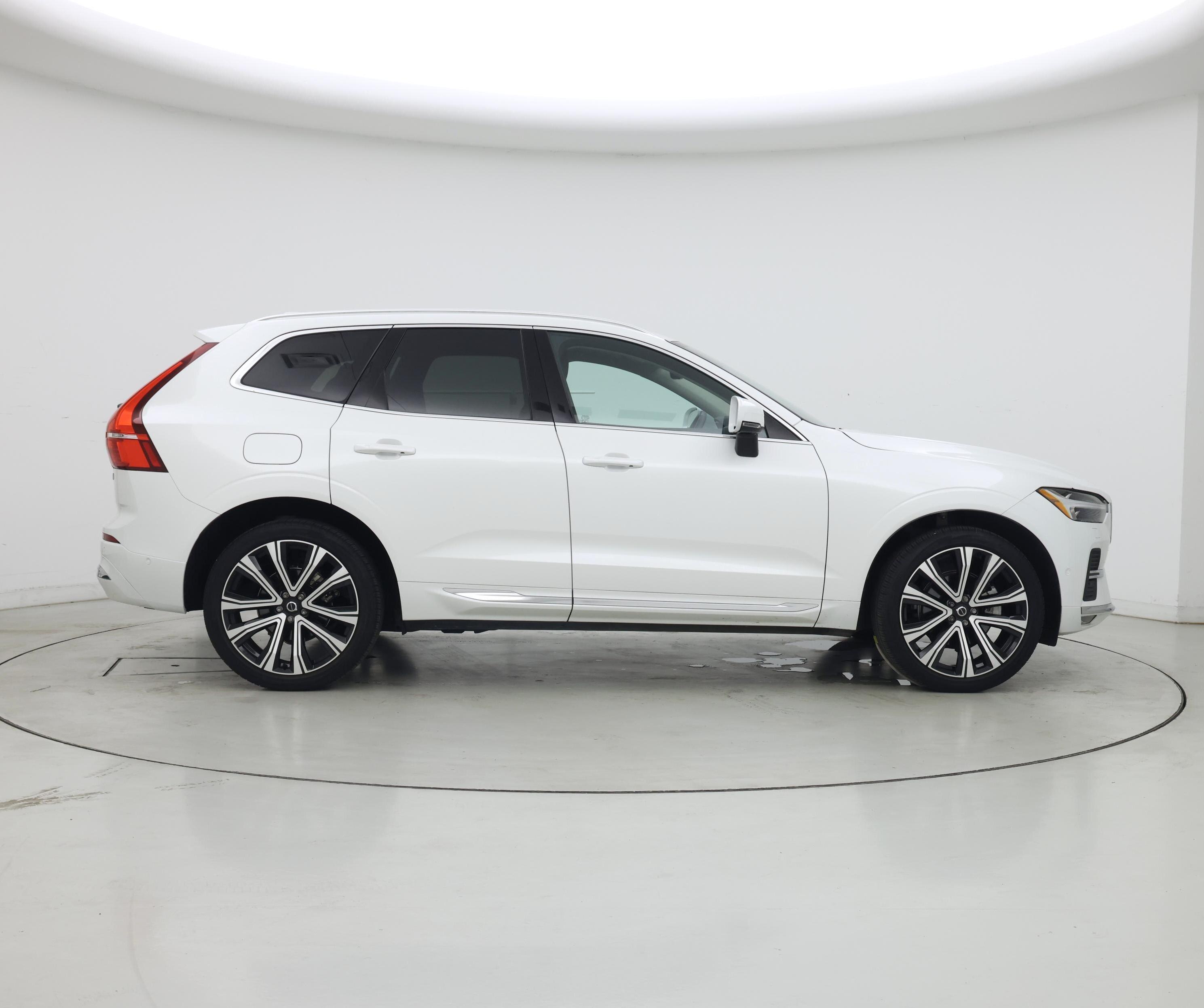 Thumbnail: 2023 Volvo XC60 - 7
