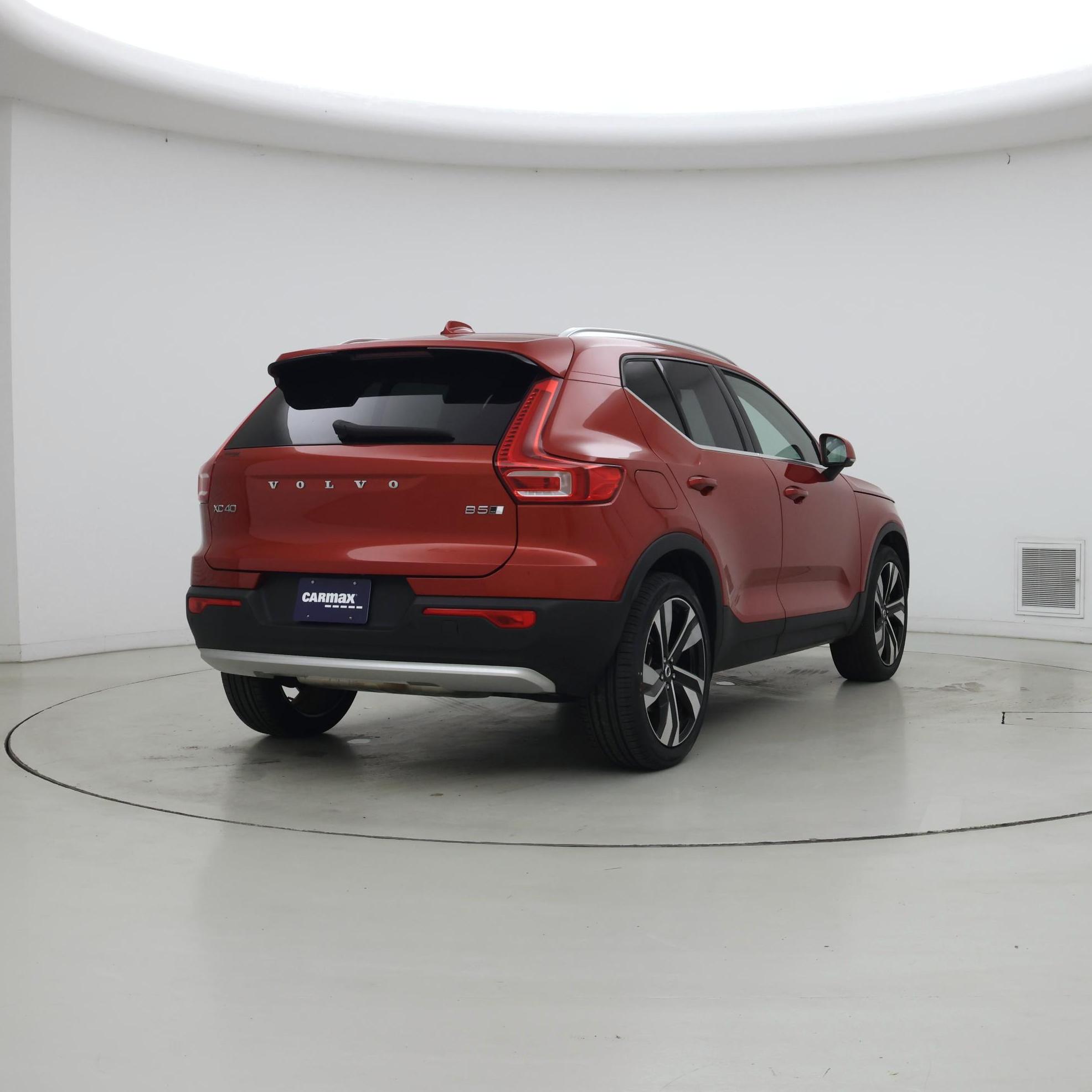 Thumbnail: 2023 Volvo XC40 - 8
