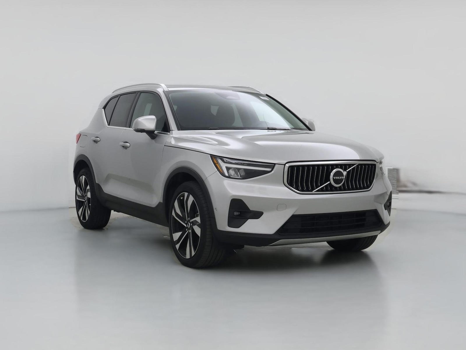 2023 Volvo XC40