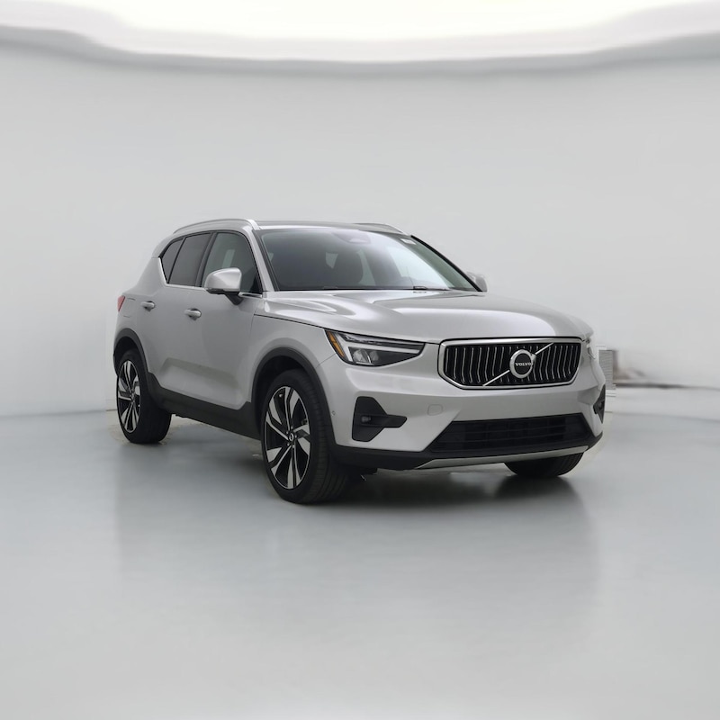 2023 Volvo XC40 B5 Plus Bright Theme