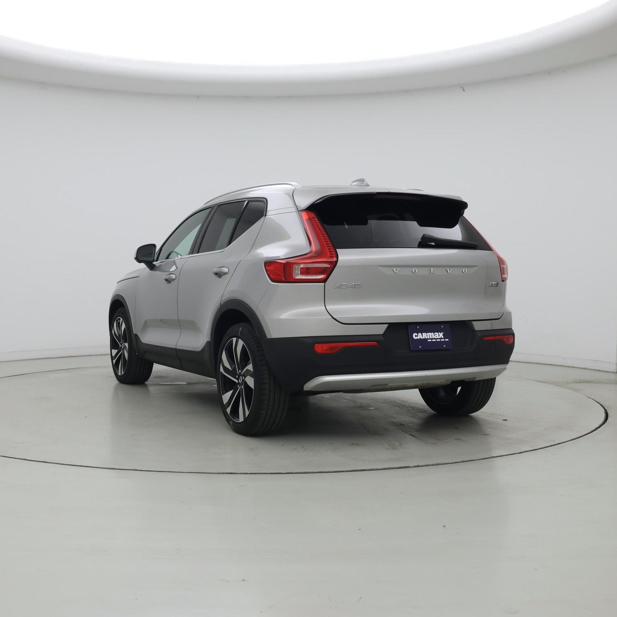 Thumbnail: 2023 Volvo XC40 - 2