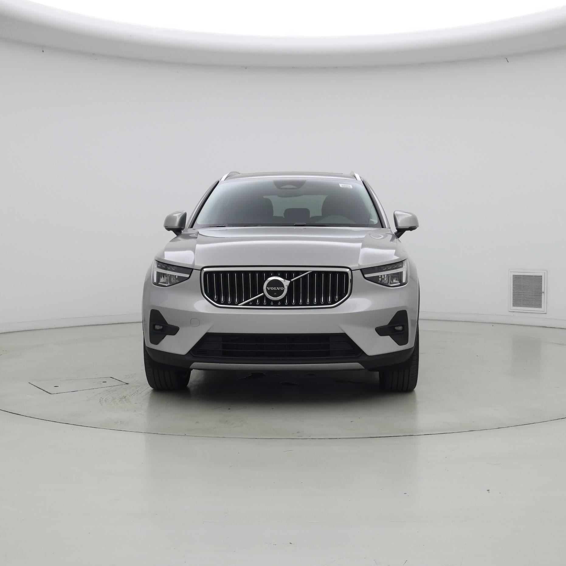 Thumbnail: 2023 Volvo XC40 - 5