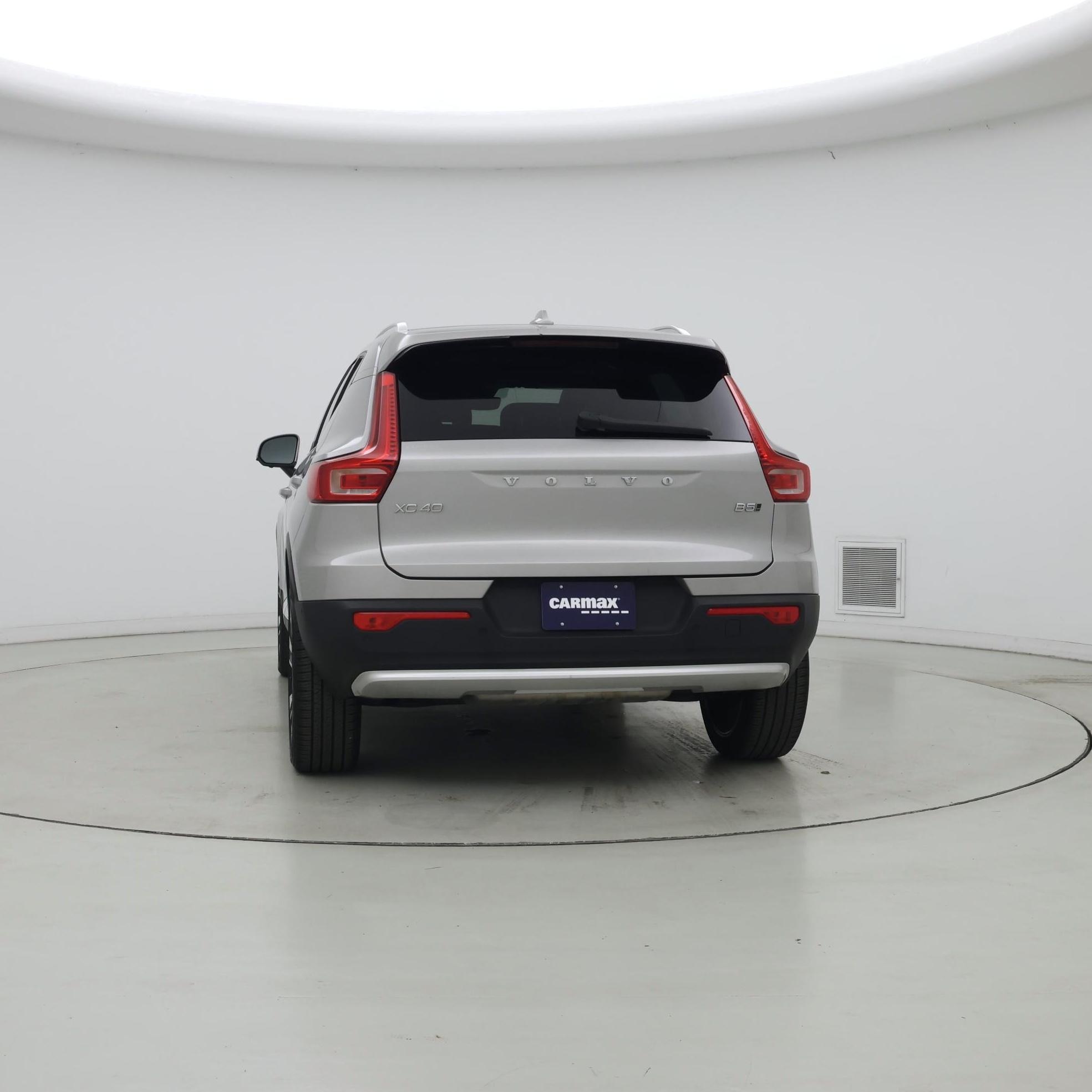 Thumbnail: 2023 Volvo XC40 - 6