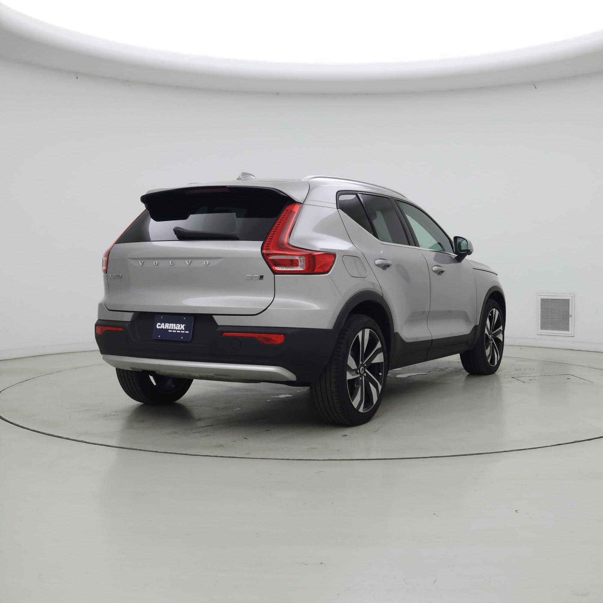 Thumbnail: 2023 Volvo XC40 - 8