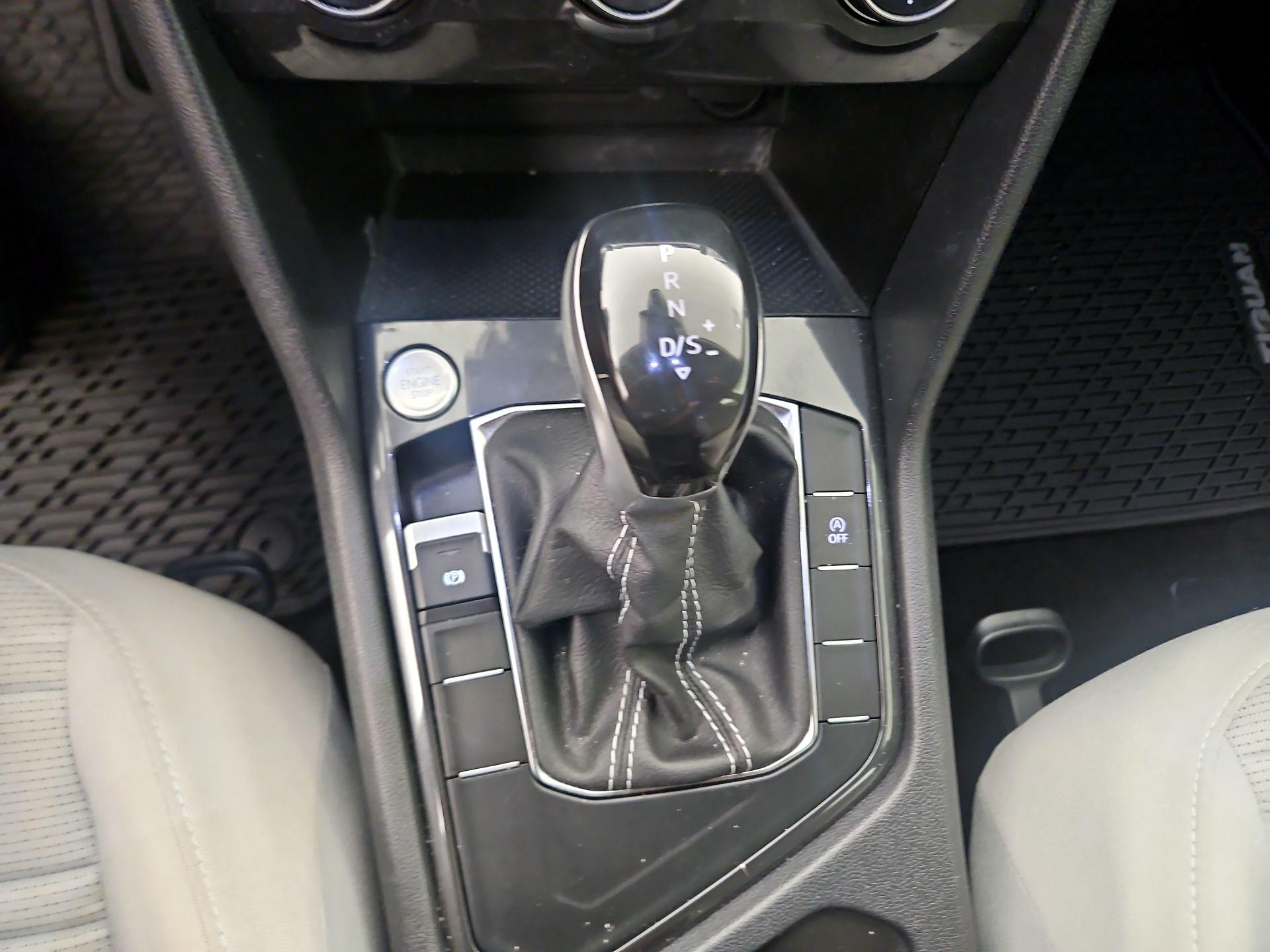 Thumbnail: 2023 Volkswagen Tiguan - 17