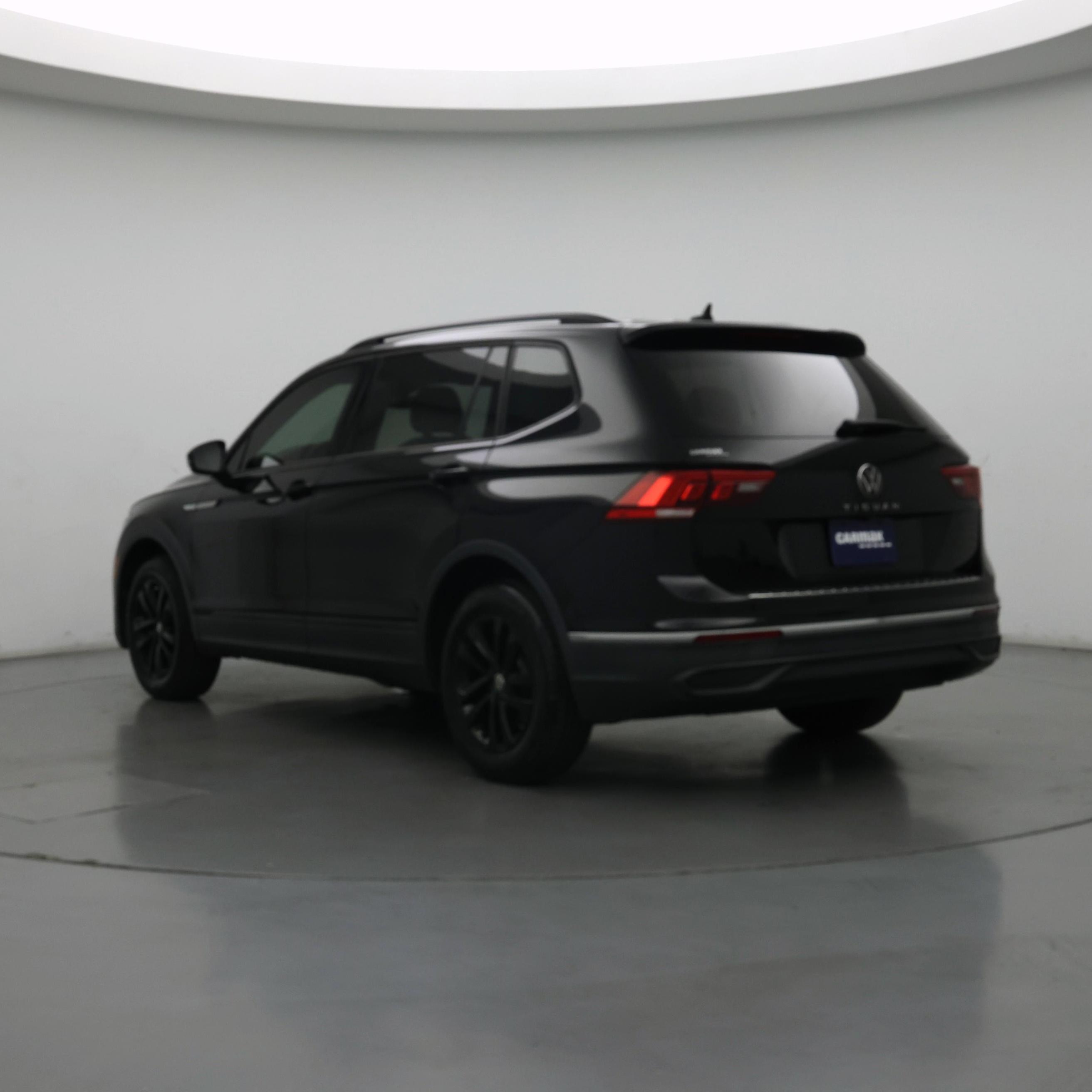 Thumbnail: 2023 Volkswagen Tiguan - 2