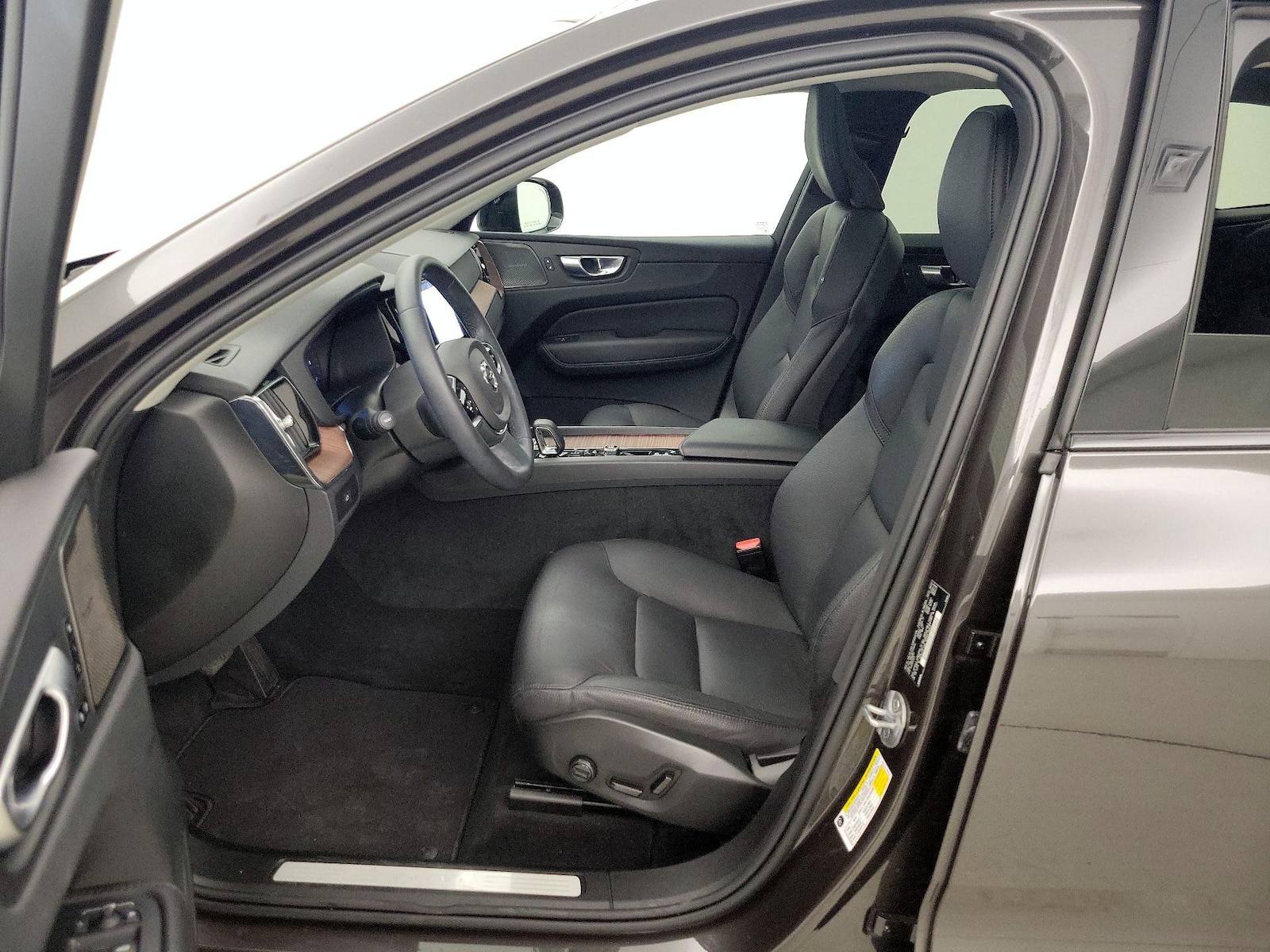 2024 Volvo XC60 Plus - Photo 12