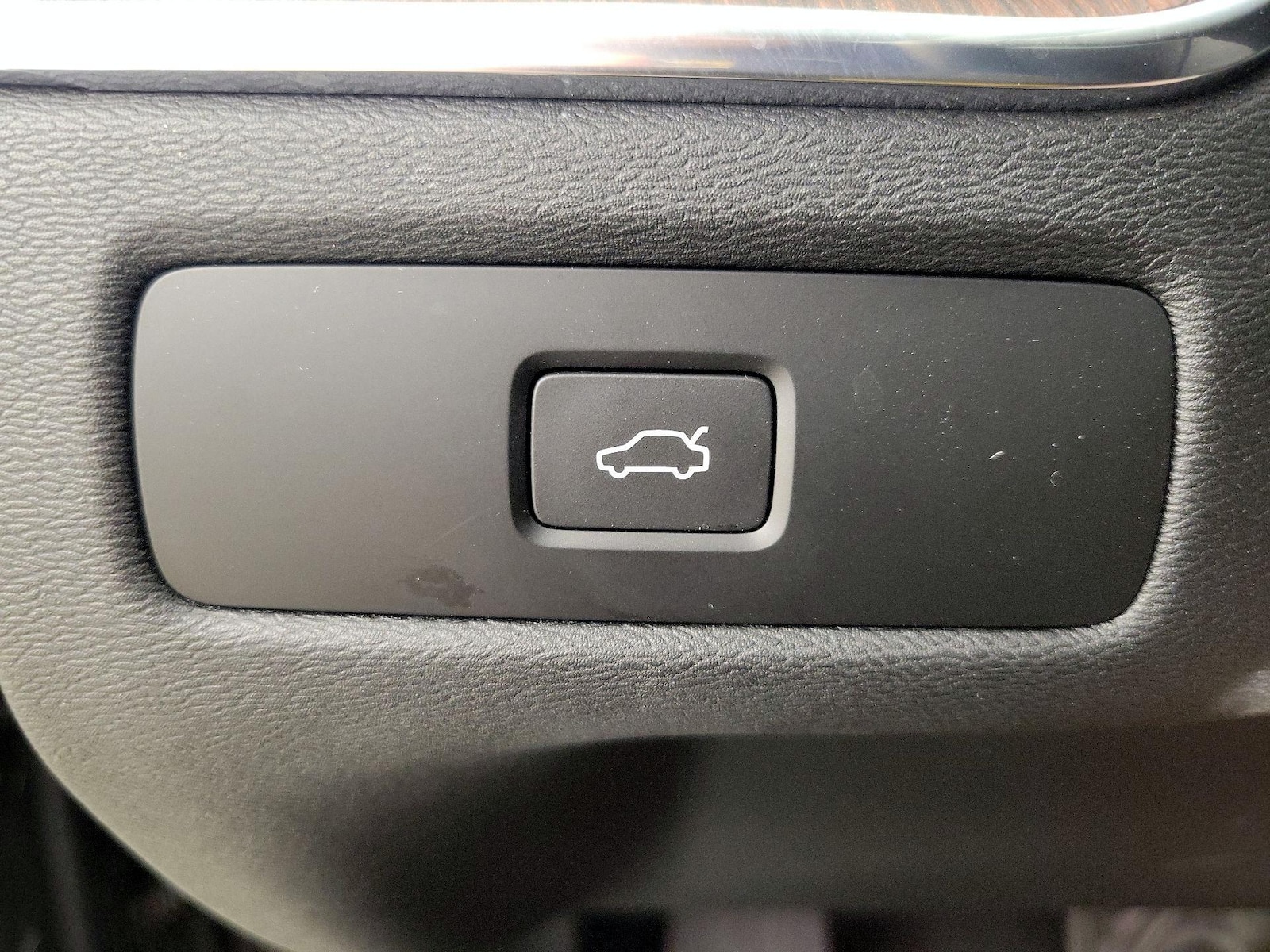 2024 Volvo XC60 Plus - Photo 14