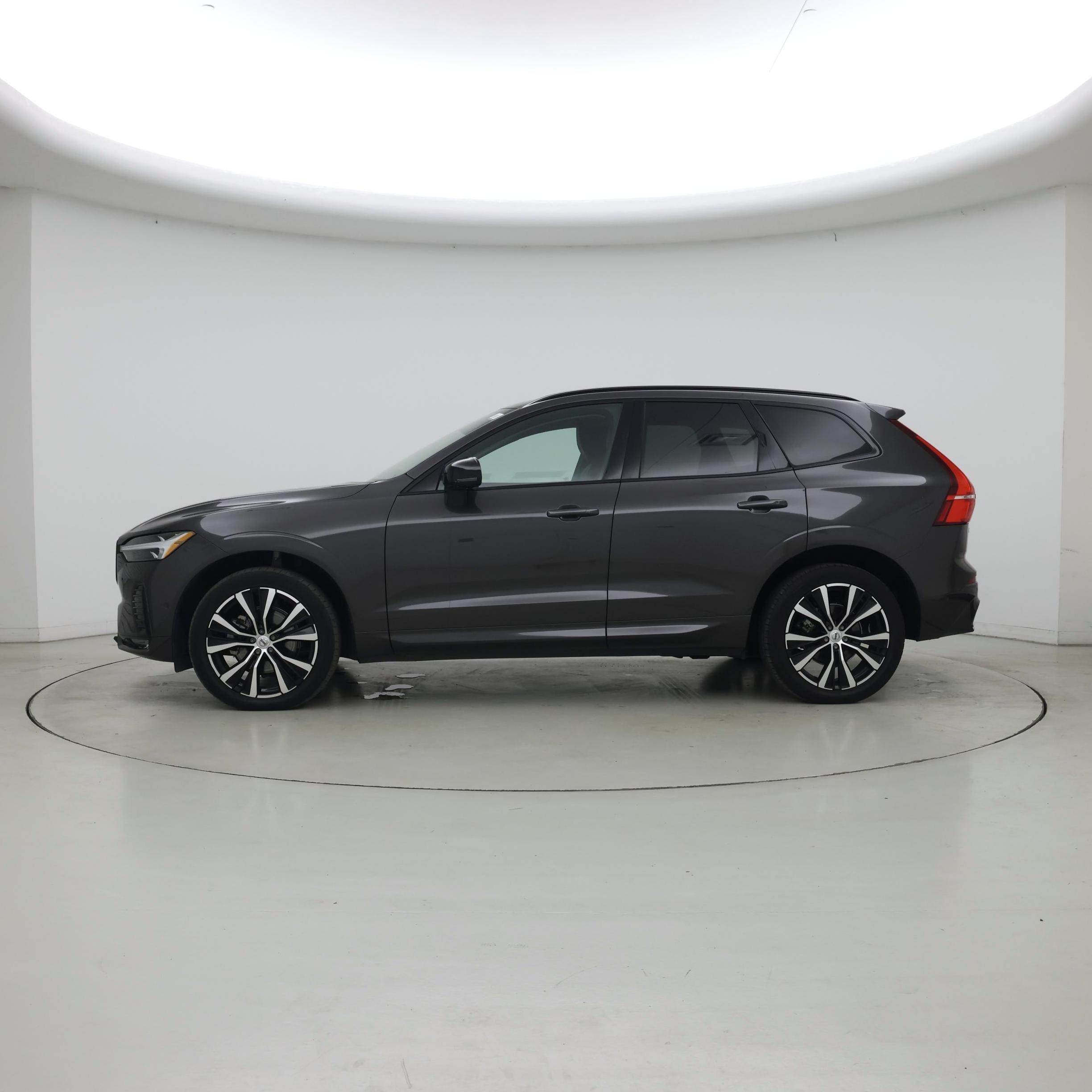 Thumbnail: 2024 Volvo XC60 - 3