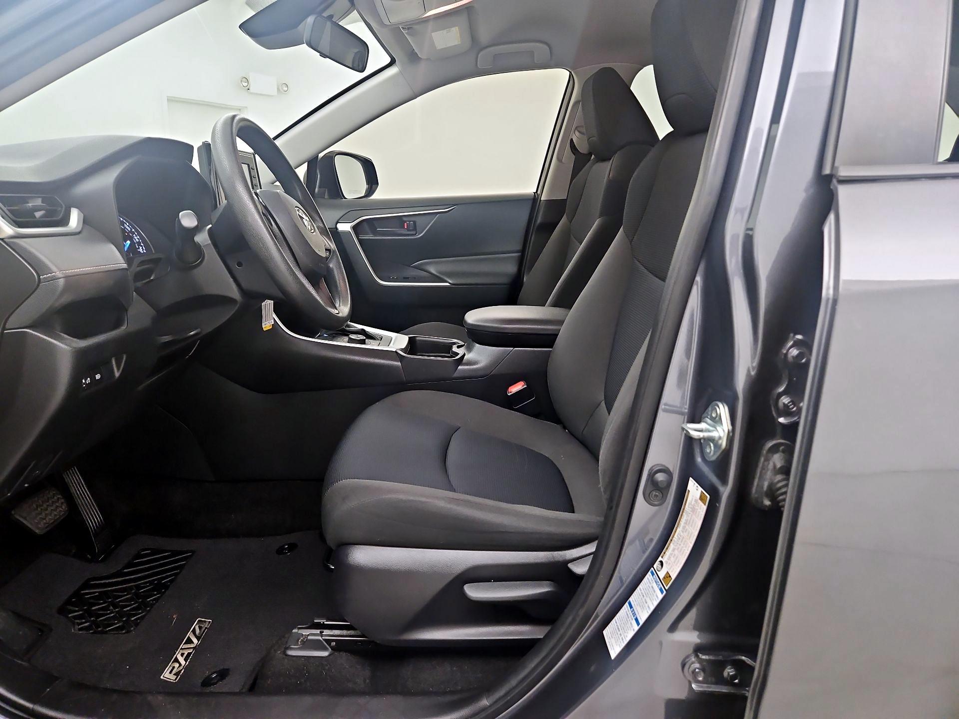 Thumbnail: 2021 Toyota RAV4 - 11