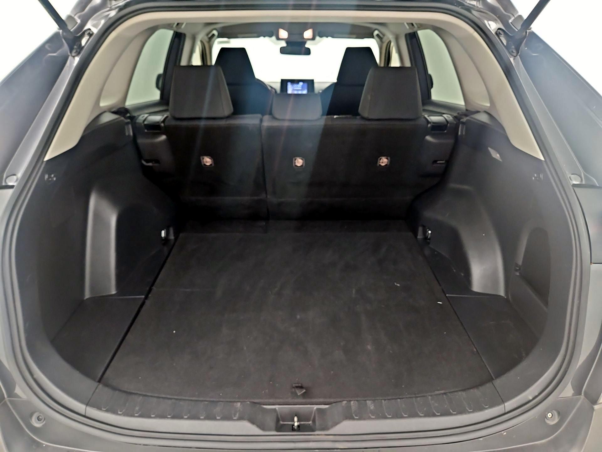 Thumbnail: 2021 Toyota RAV4 - 20