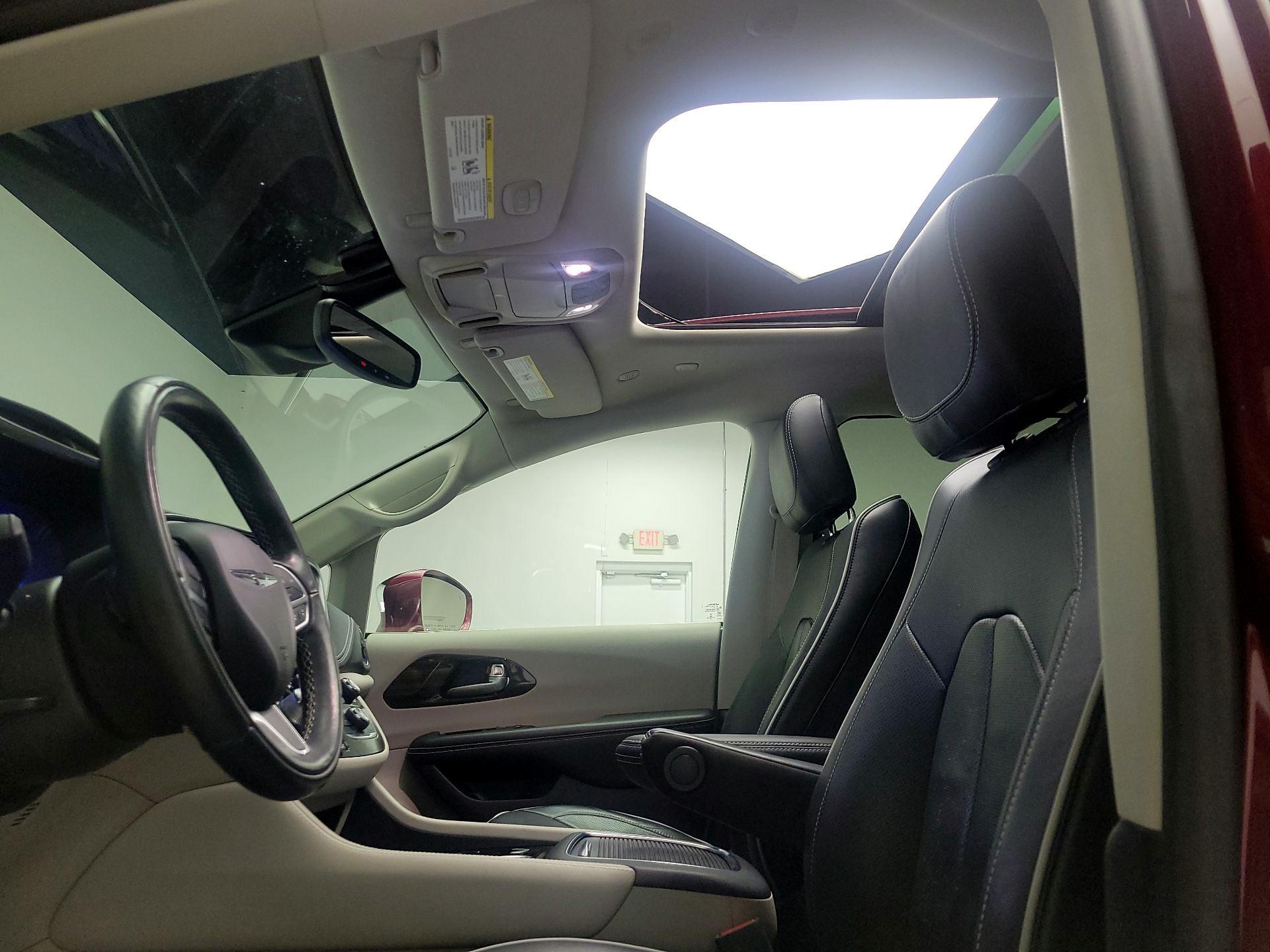 Thumbnail: 2022 Chrysler Pacifica - 20