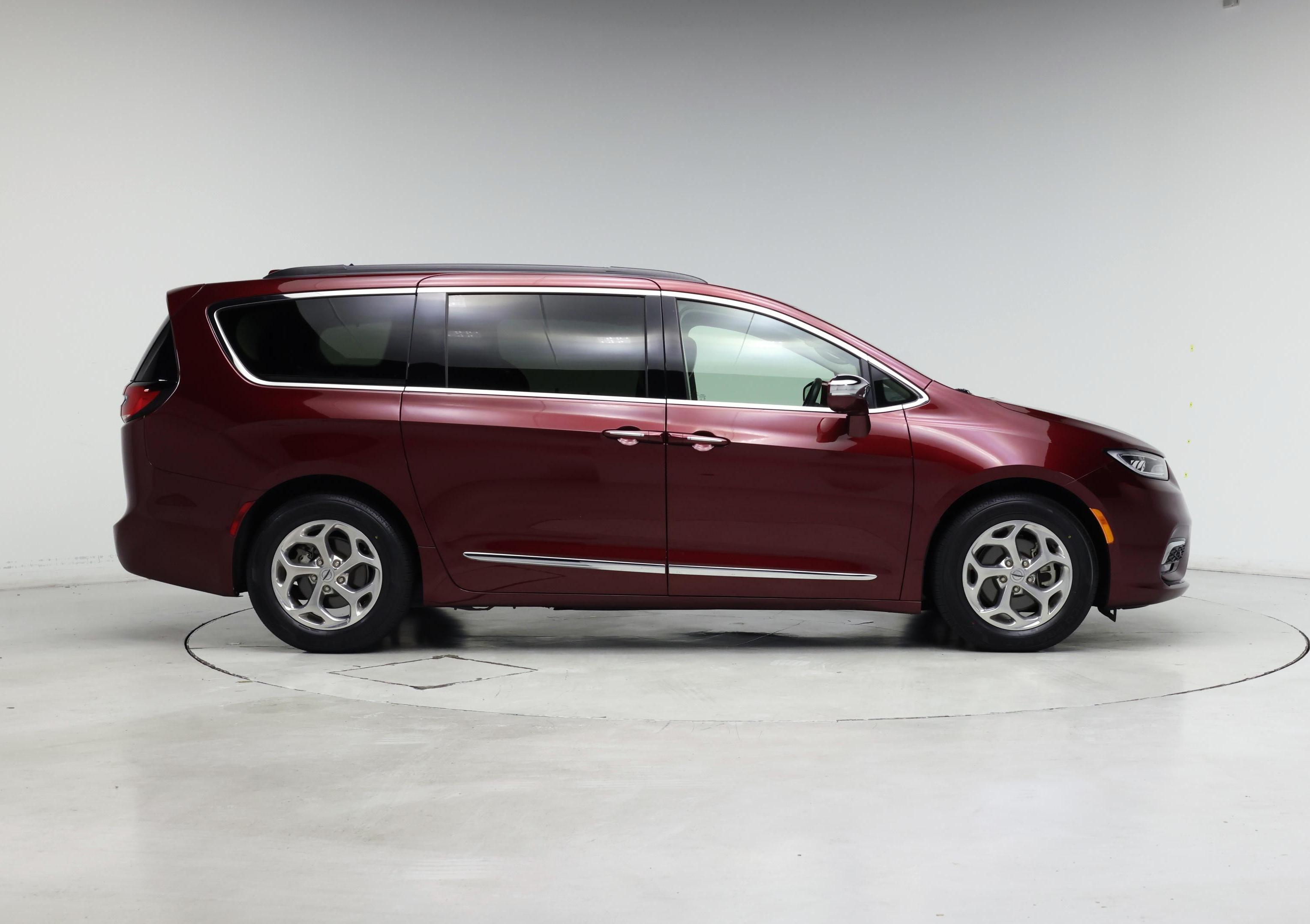 Thumbnail: 2022 Chrysler Pacifica - 7