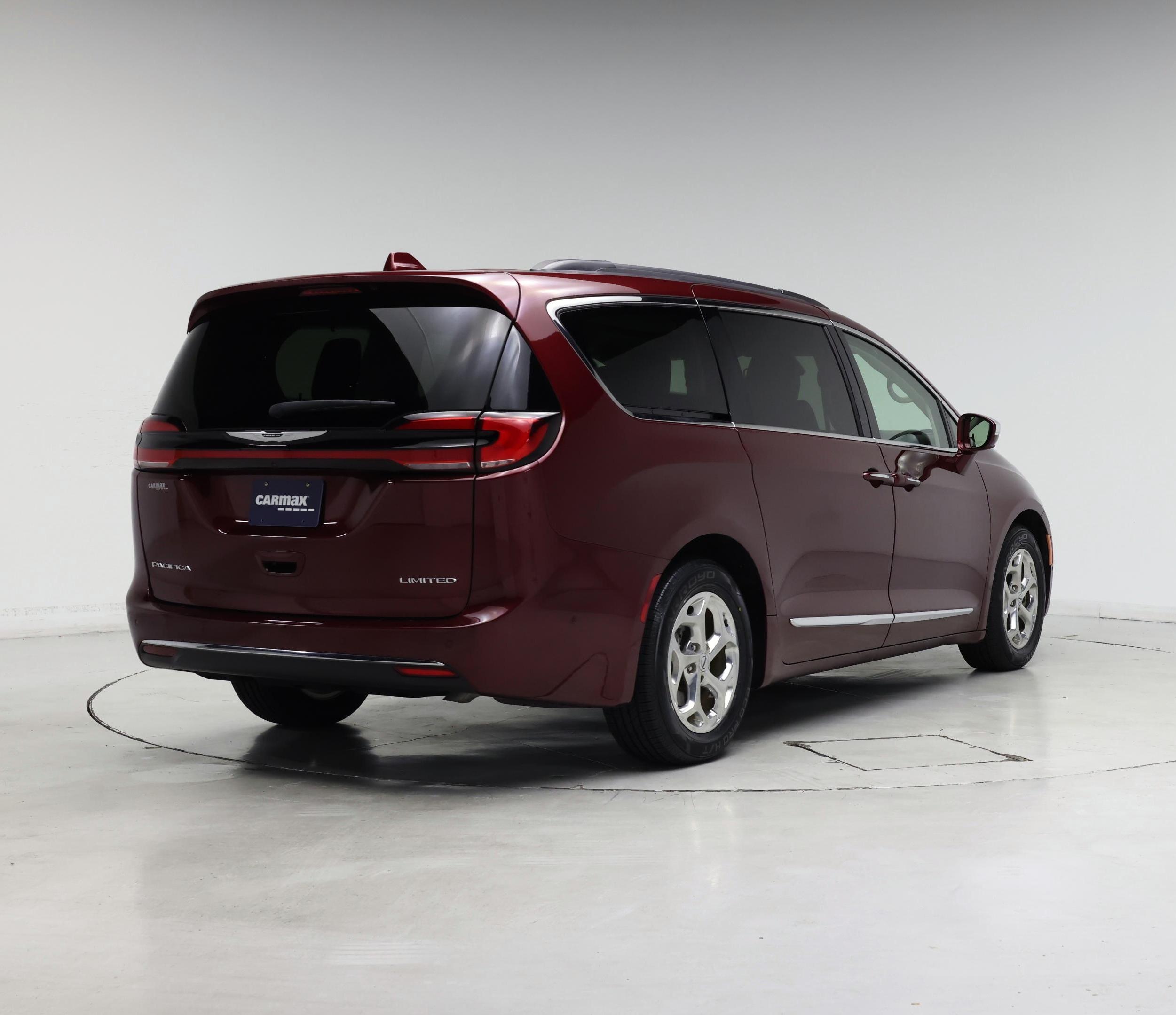 Thumbnail: 2022 Chrysler Pacifica - 8