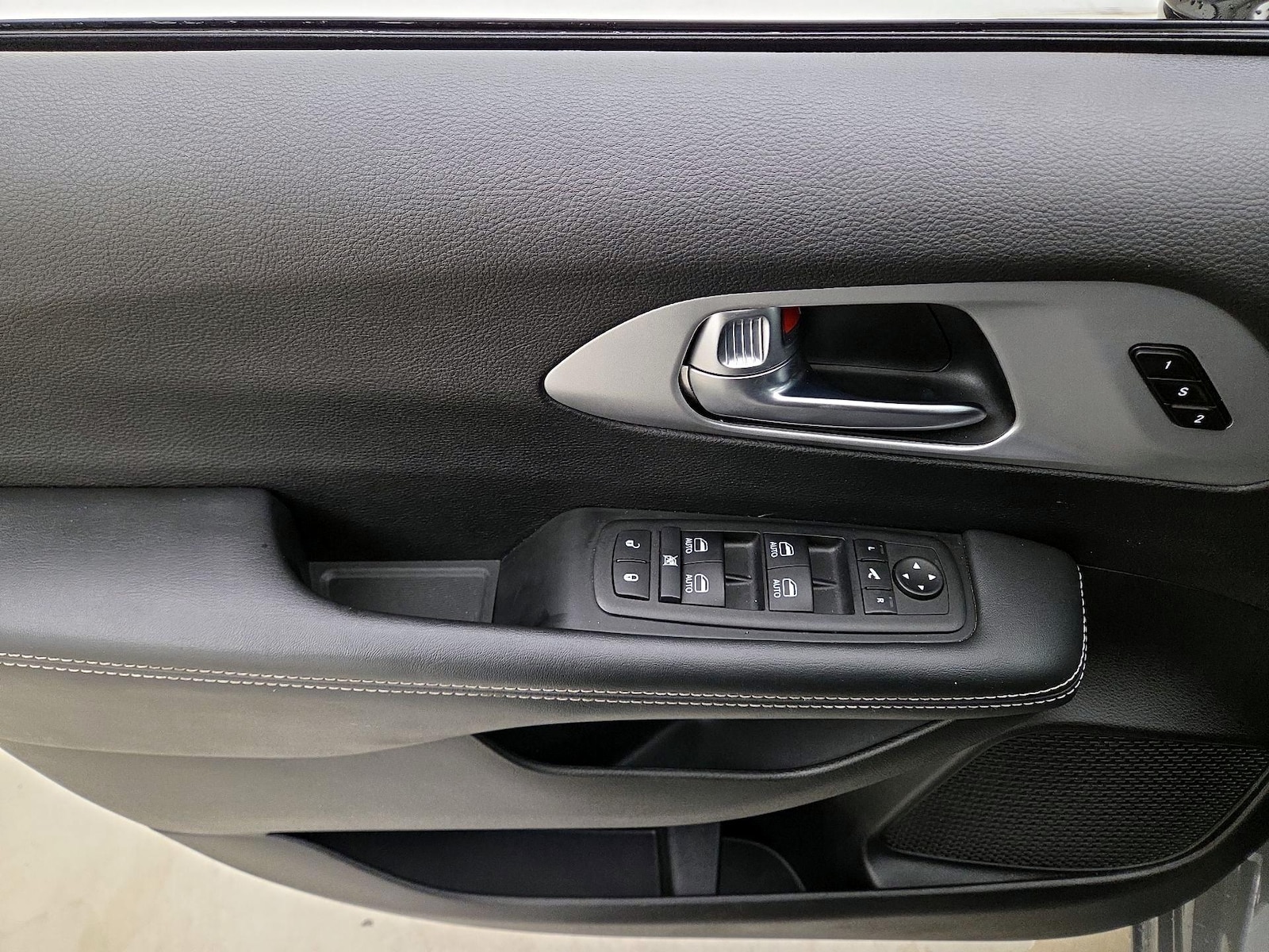 2025 Chrysler Pacifica Limited - Photo 13