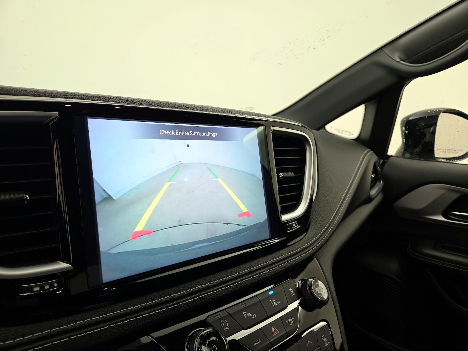 2025 Chrysler Pacifica Limited - Photo 16