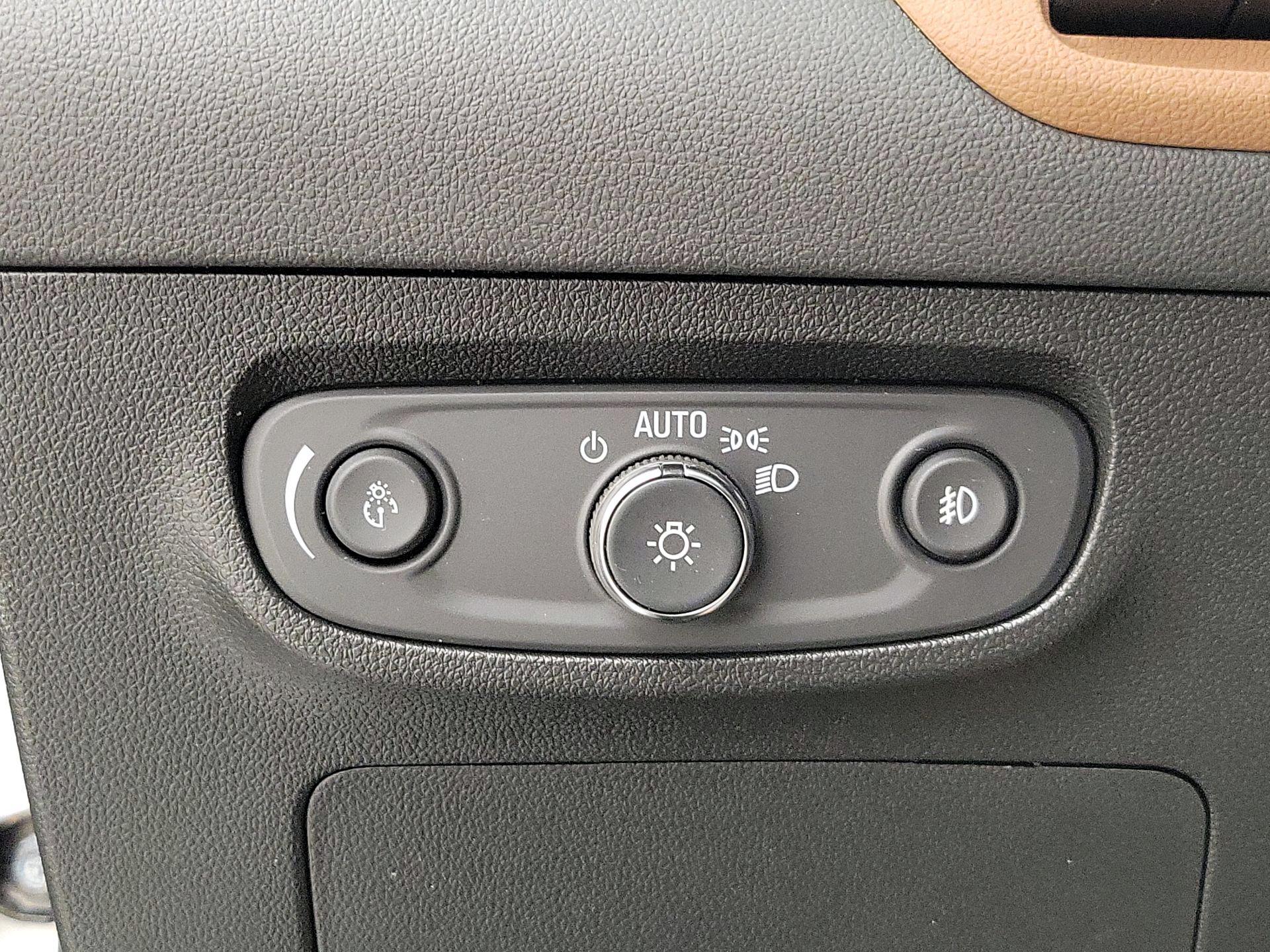 Thumbnail: 2021 Buick Encore GX - 13