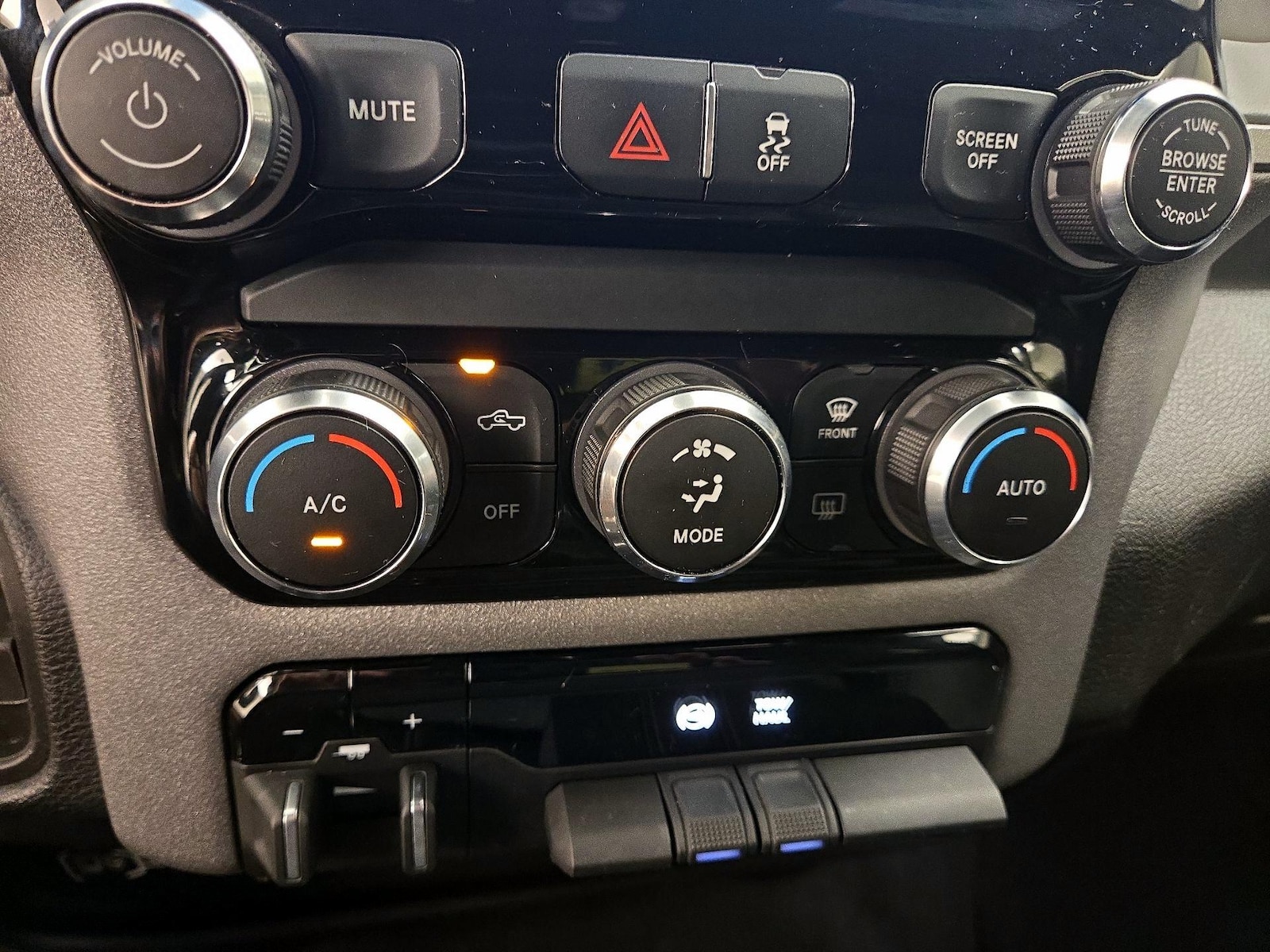 2024 RAM Ram 2500 Pickup Tradesman - Photo 18