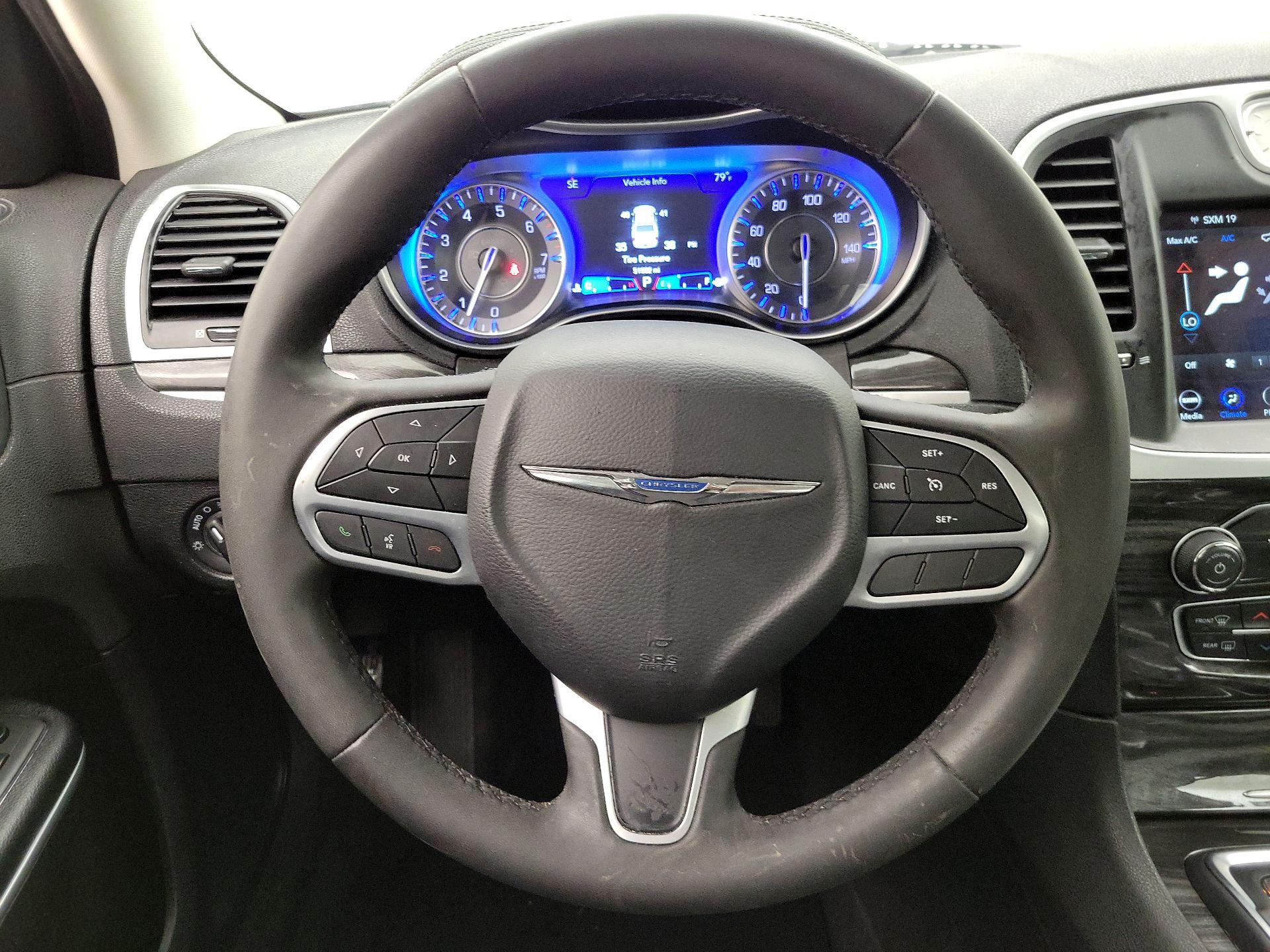 Thumbnail: 2022 Chrysler 300 - 10