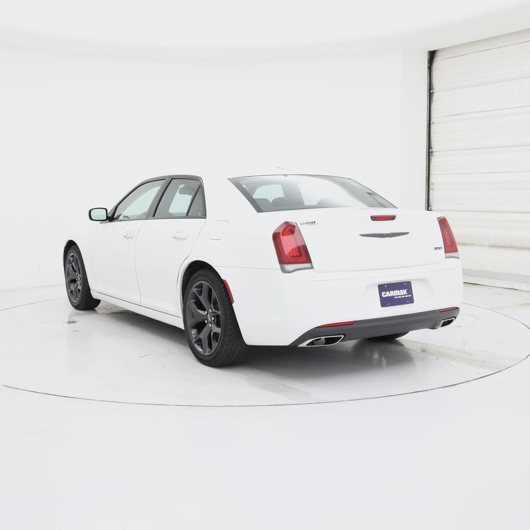 Thumbnail: 2022 Chrysler 300 - 2