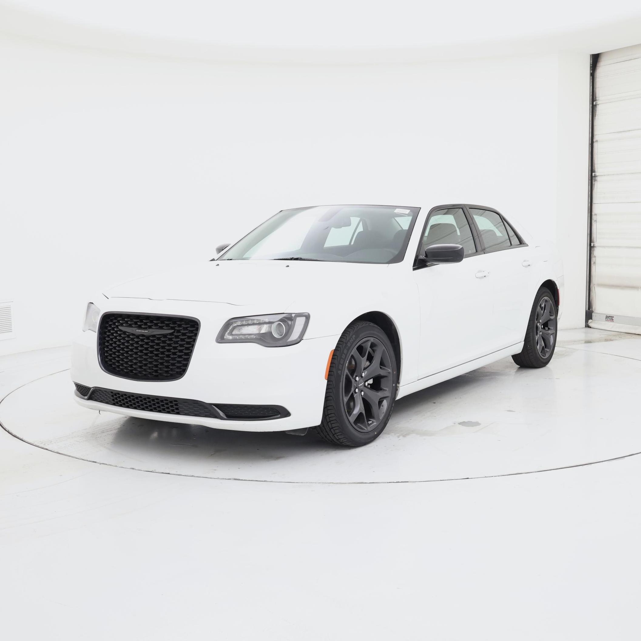 Thumbnail: 2022 Chrysler 300 - 4