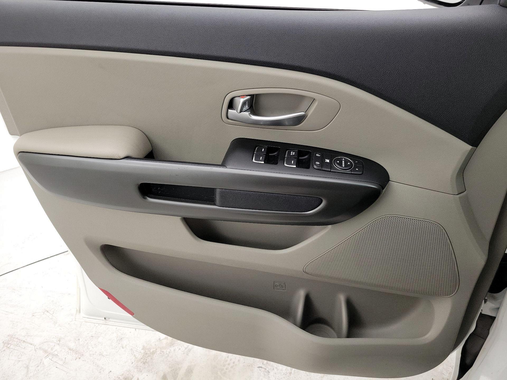 Thumbnail: 2021 Kia Sedona - 12