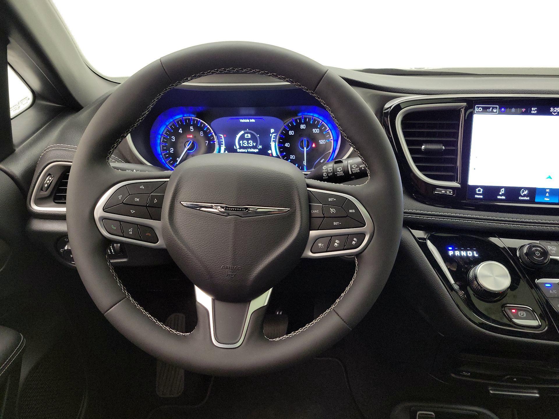 Thumbnail: 2025 Chrysler Pacifica - 10