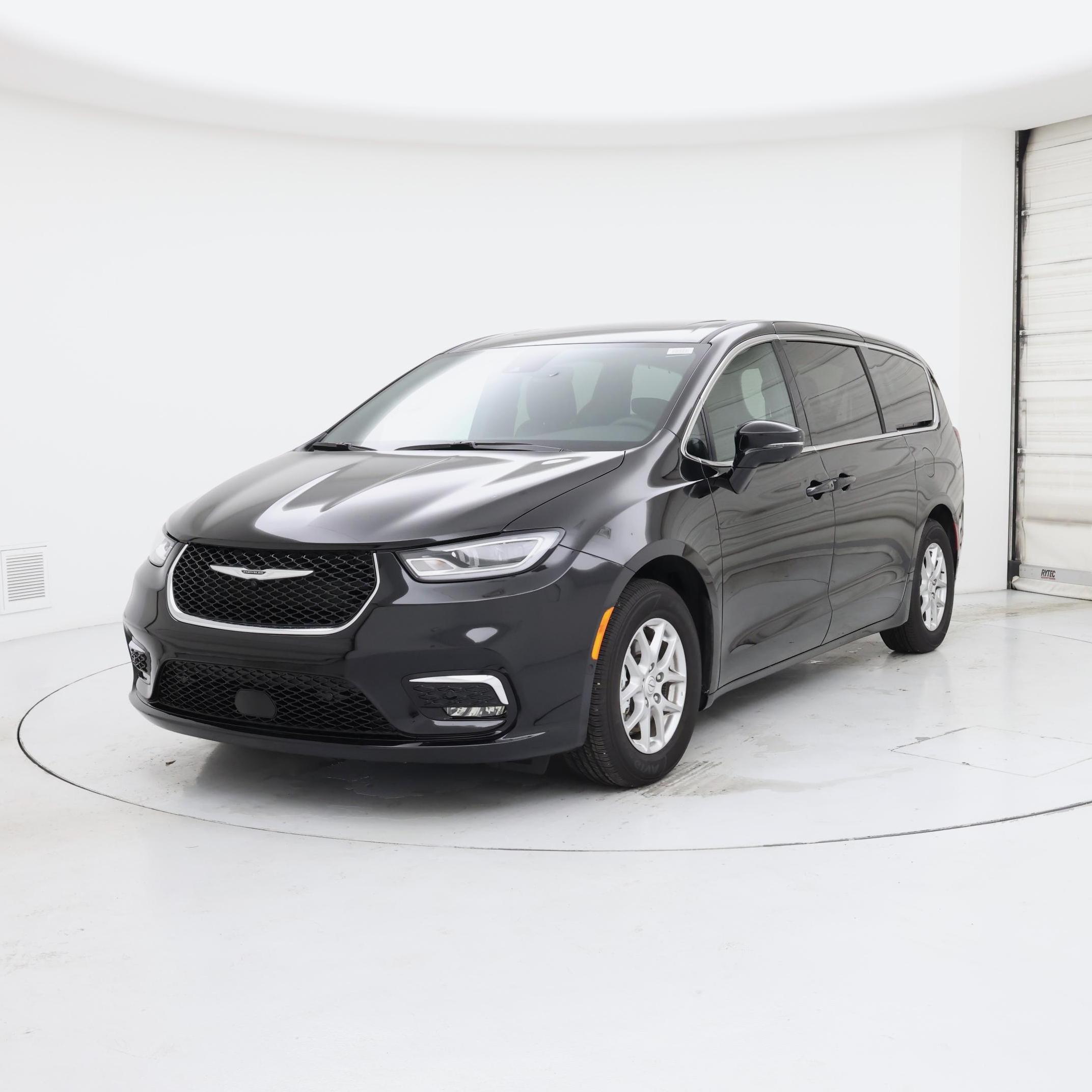 Thumbnail: 2025 Chrysler Pacifica - 4
