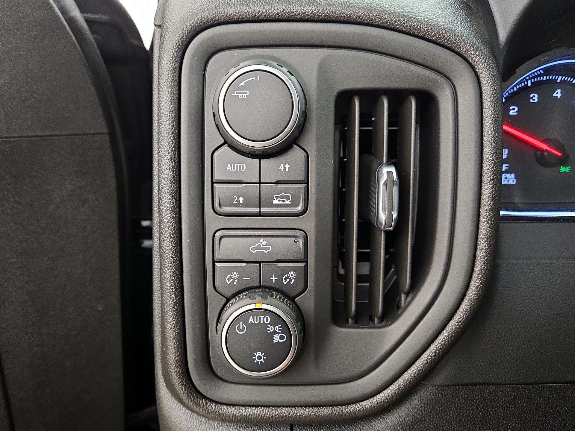Thumbnail: 2021 Chevrolet Silverado 1500 - 13