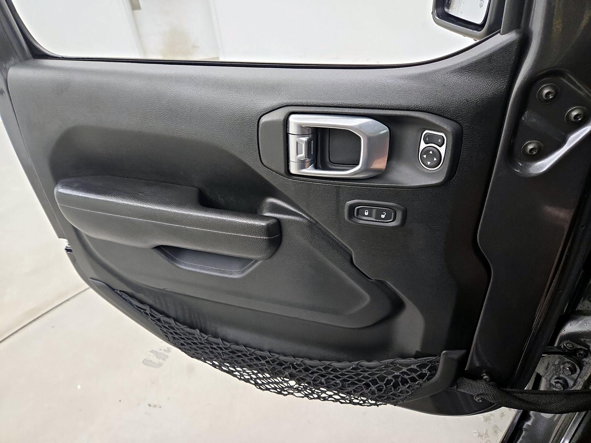 Thumbnail: 2022 Jeep Wrangler - 12