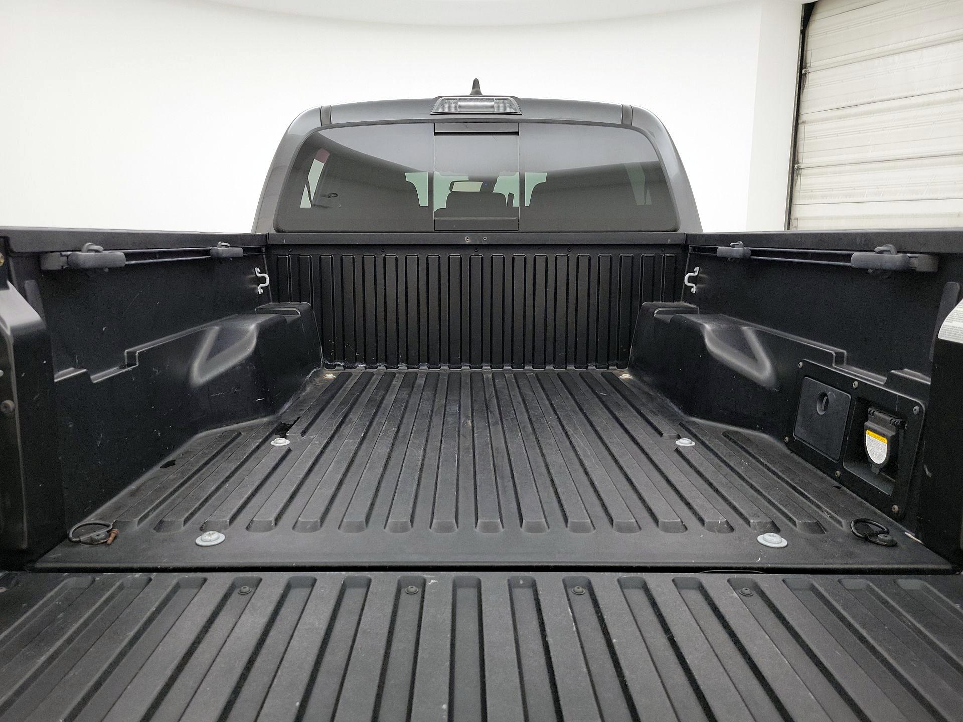 Thumbnail: 2020 Toyota Tacoma - 20