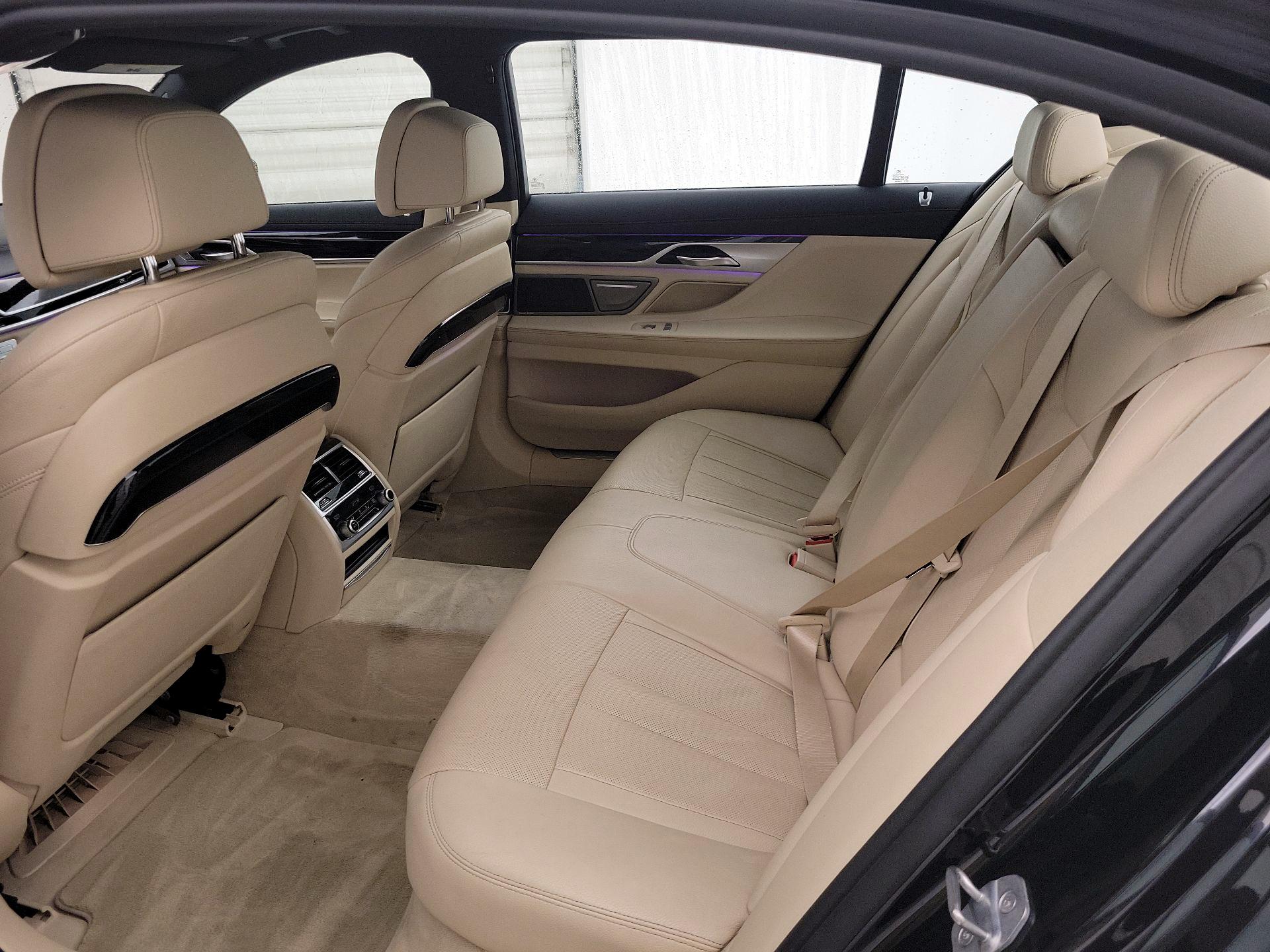 Thumbnail: 2020 BMW 7 Series - 19