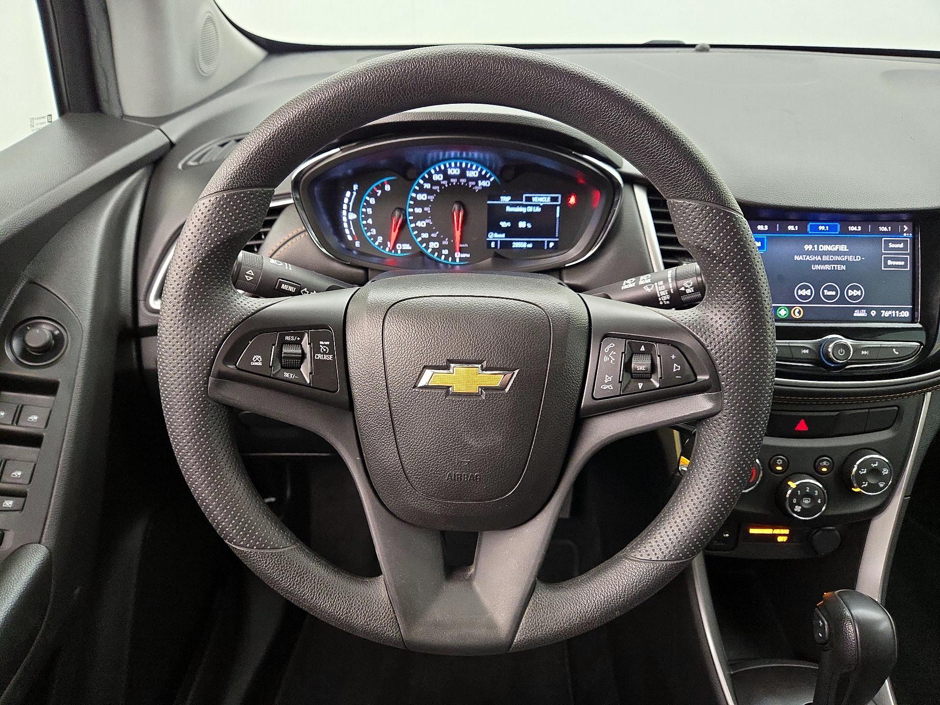 Thumbnail: 2022 Chevrolet Trax - 10