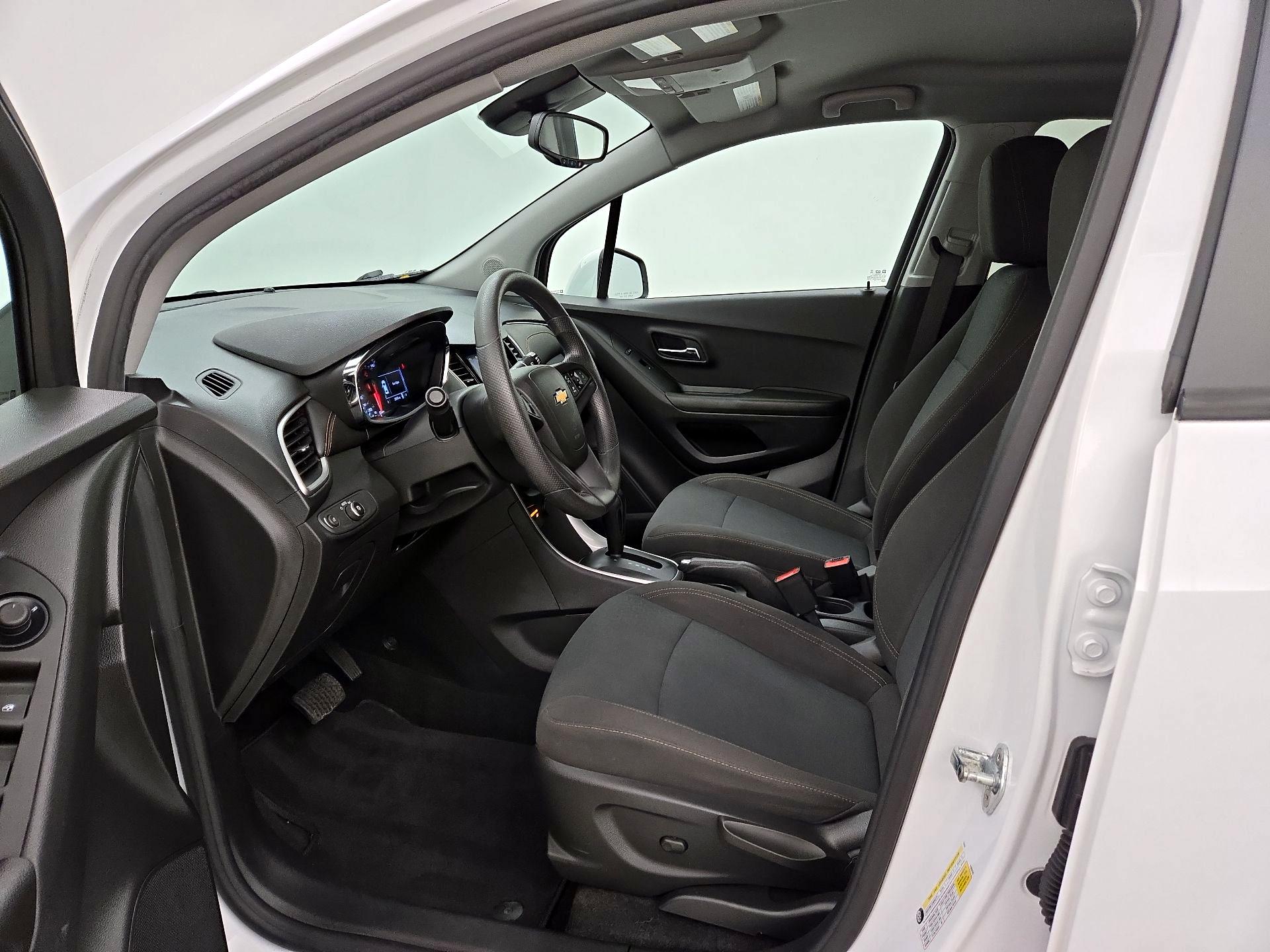Thumbnail: 2022 Chevrolet Trax - 11