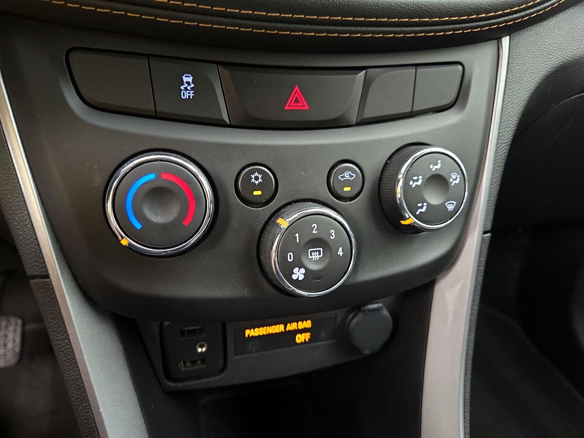 Thumbnail: 2022 Chevrolet Trax - 16