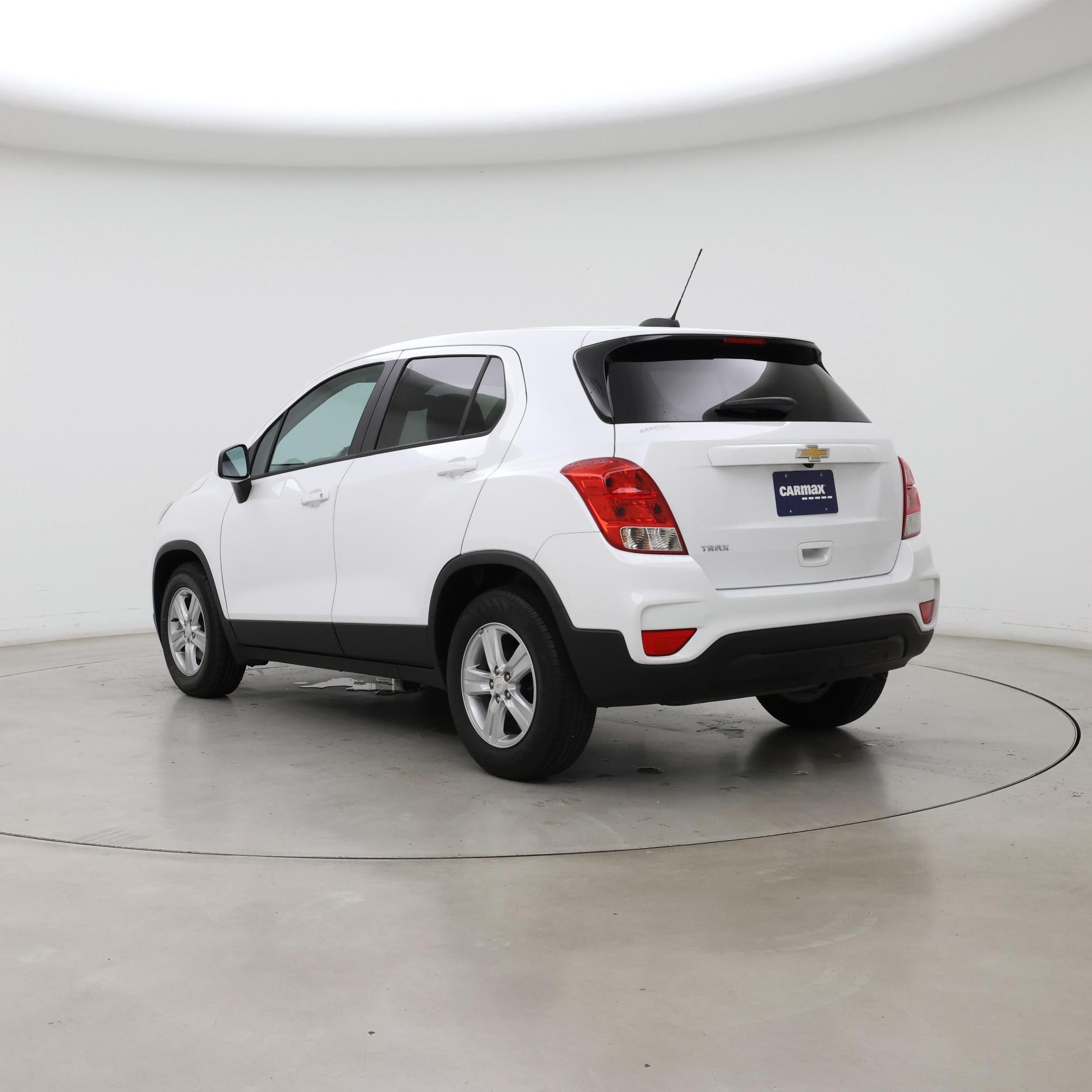 Thumbnail: 2022 Chevrolet Trax - 2