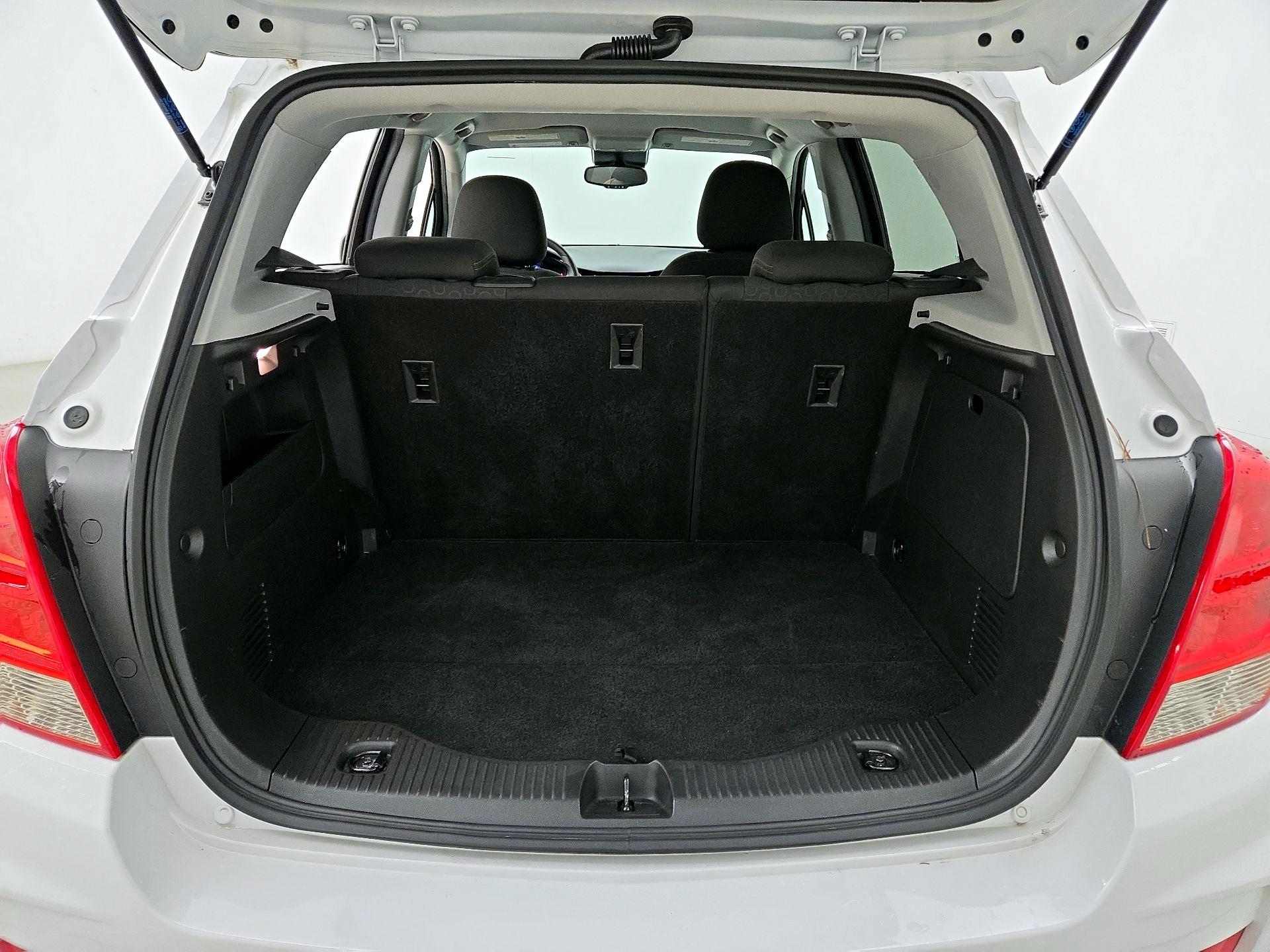 Thumbnail: 2022 Chevrolet Trax - 20