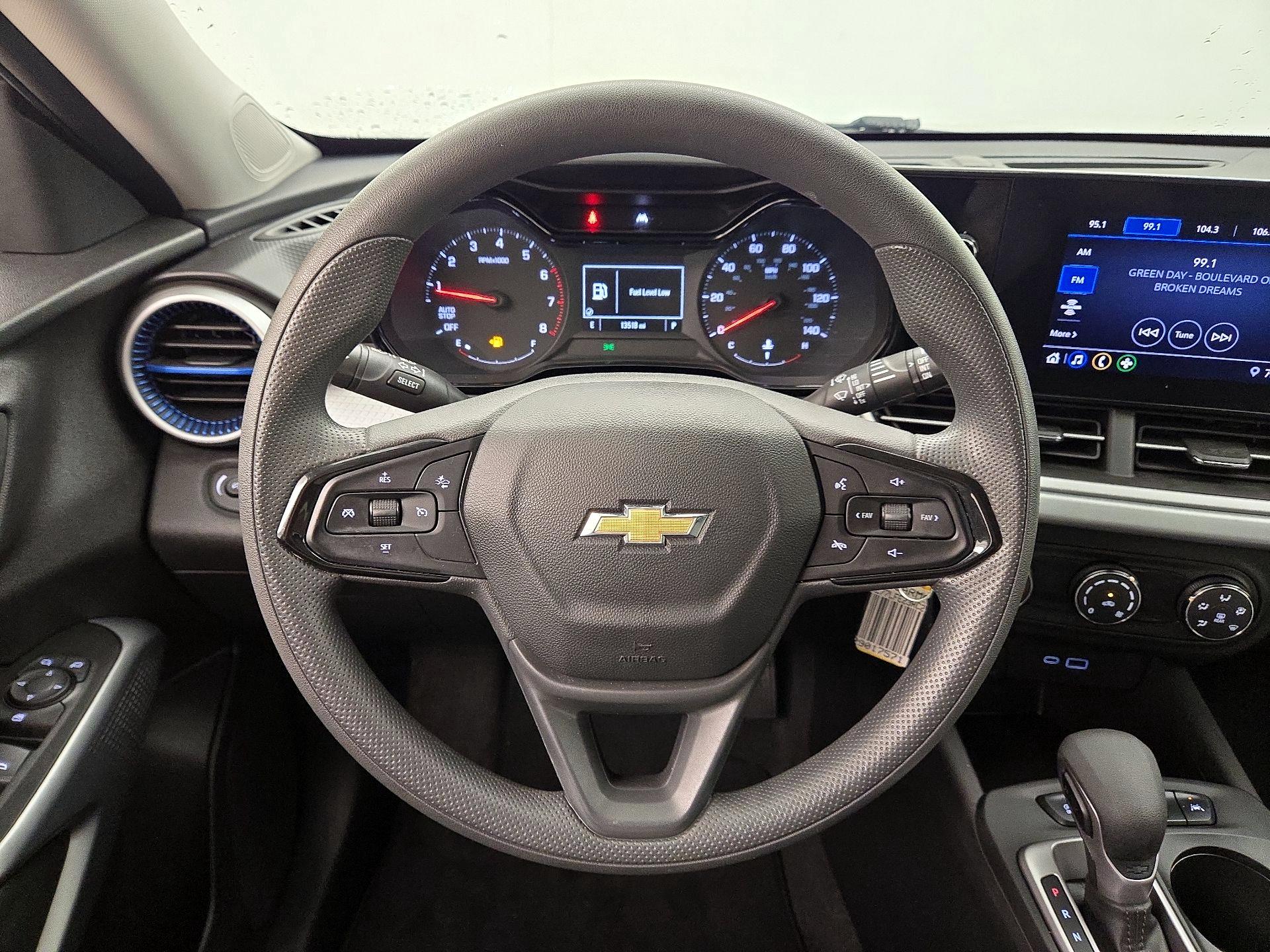 Thumbnail: 2024 Chevrolet Trax - 10