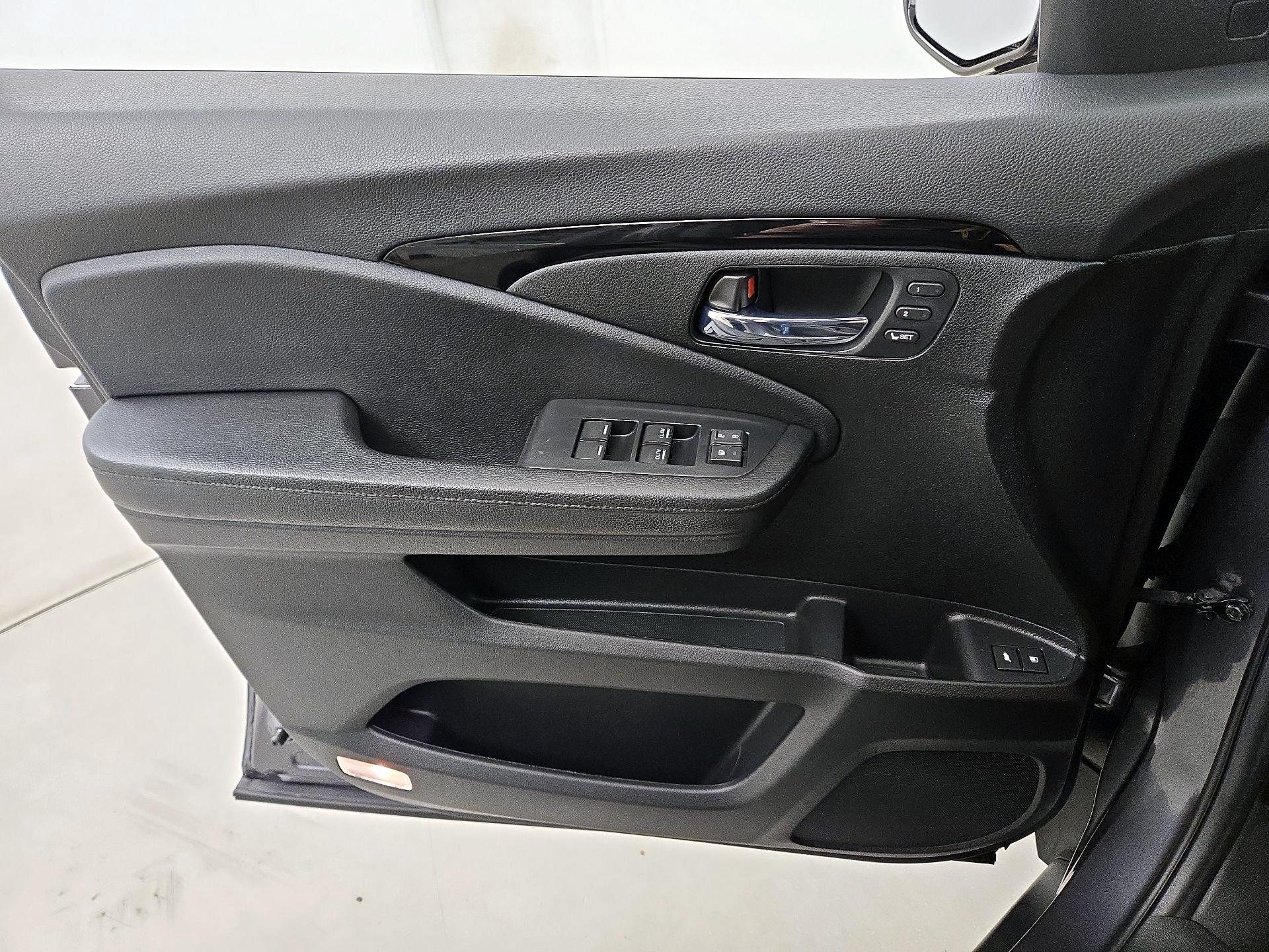 Thumbnail: 2021 Honda Pilot - 12