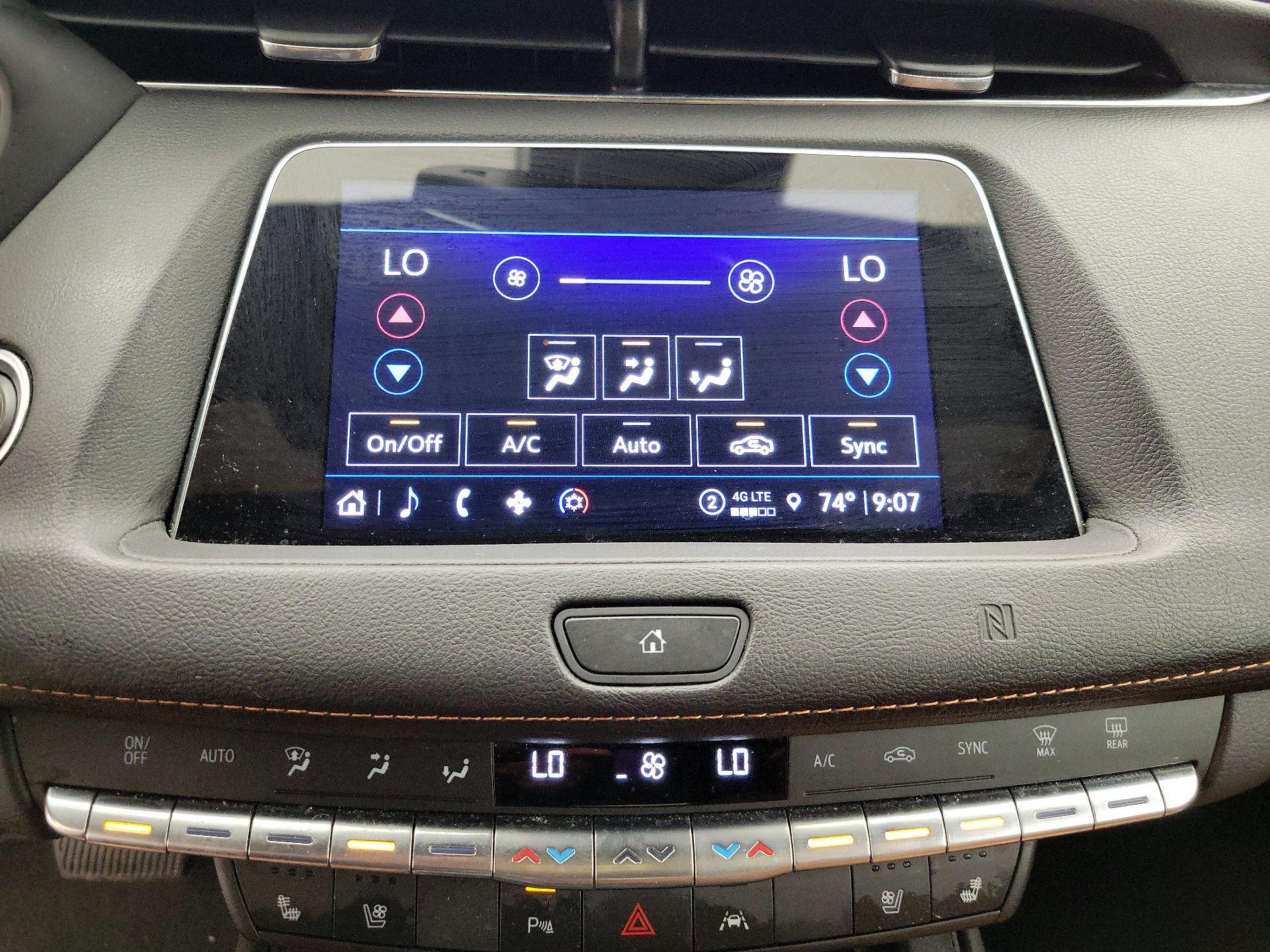 Thumbnail: 2021 Cadillac XT4 - 16