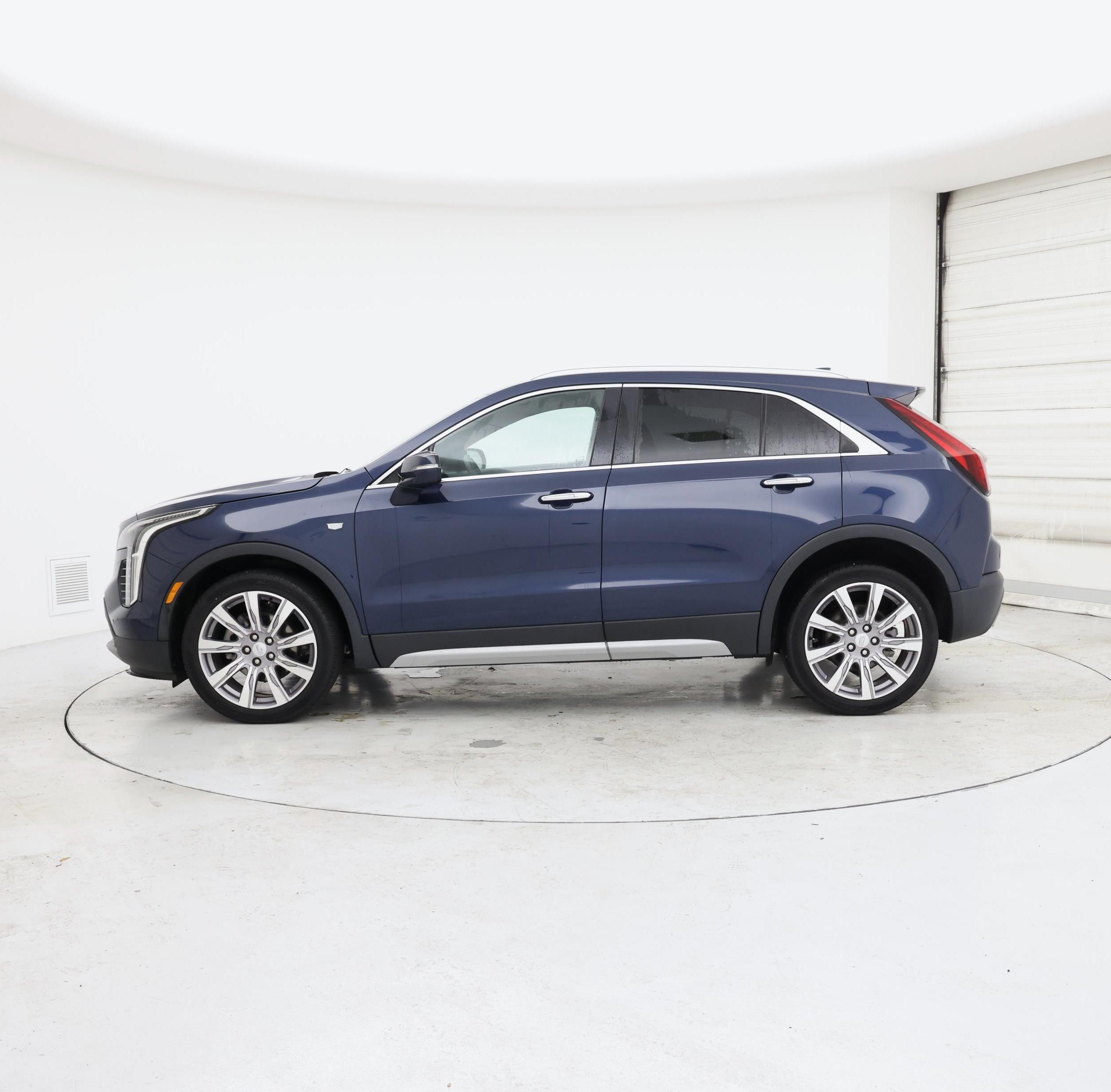 Thumbnail: 2021 Cadillac XT4 - 3