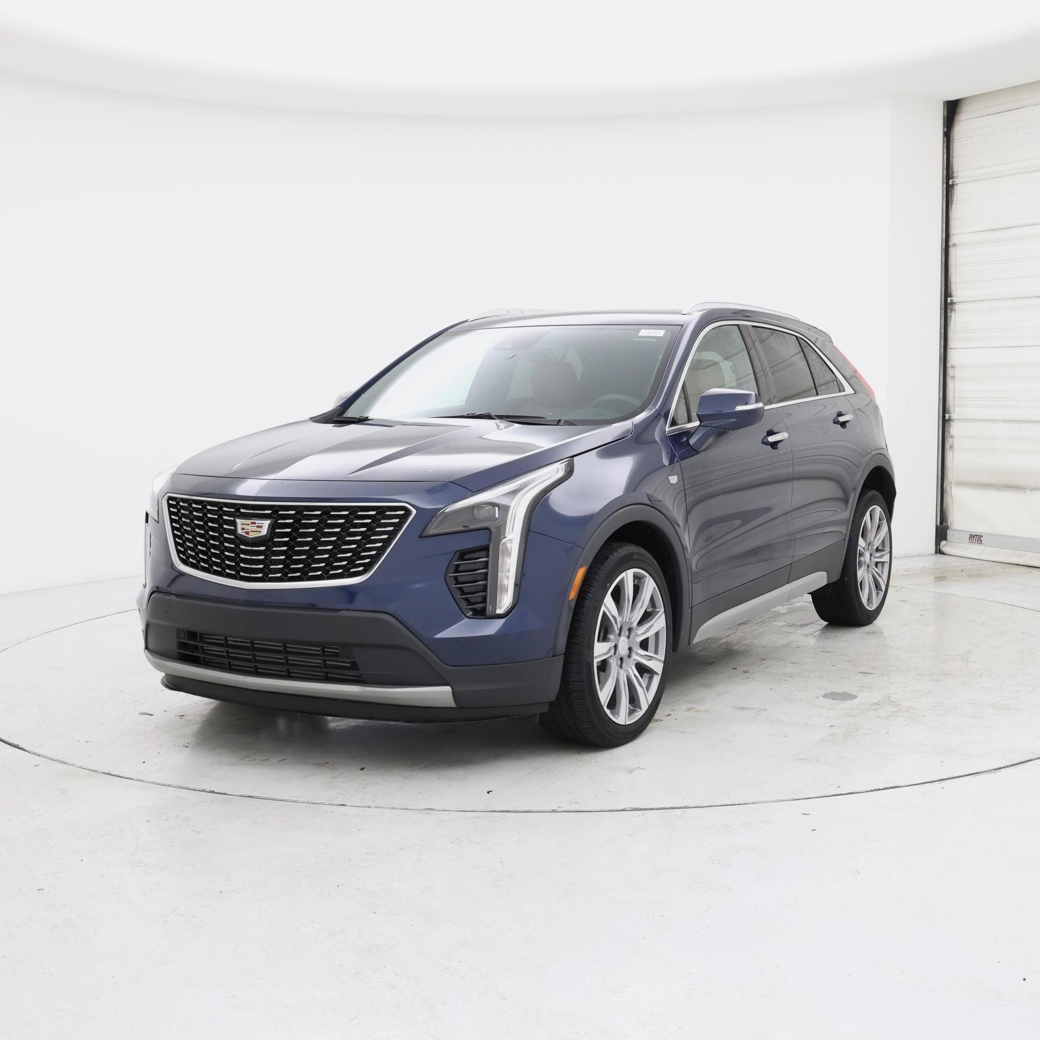 Thumbnail: 2021 Cadillac XT4 - 4